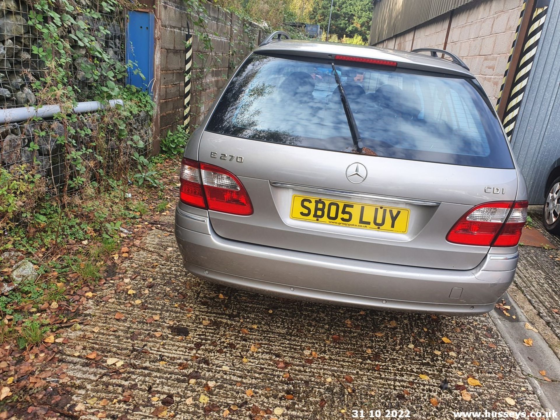 05/05 MERCEDES E270 CDI AVANTGARDE A - 2685cc 5dr Estate (Silver, 147k) - Image 13 of 33