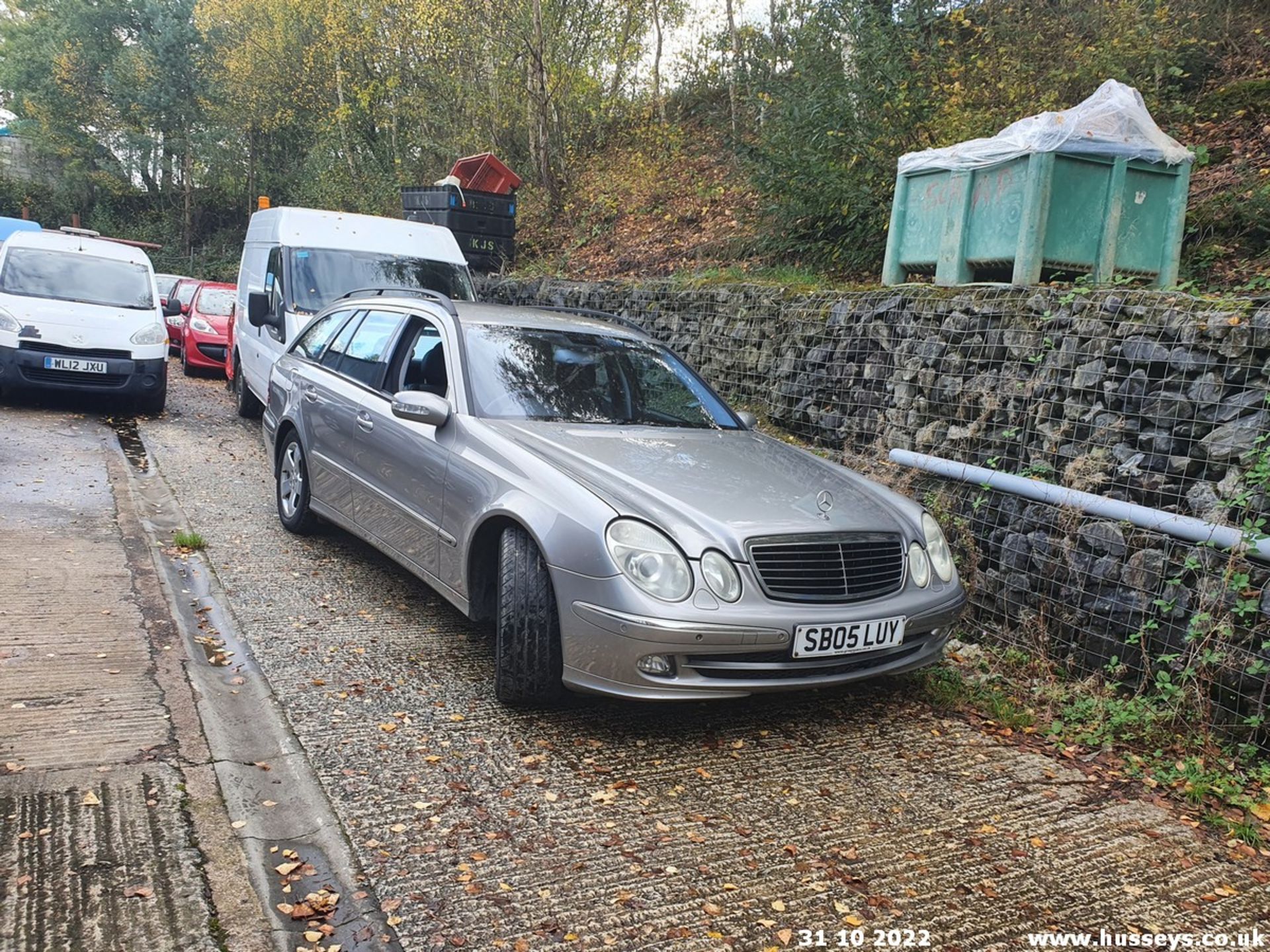 05/05 MERCEDES E270 CDI AVANTGARDE A - 2685cc 5dr Estate (Silver, 147k) - Image 23 of 33