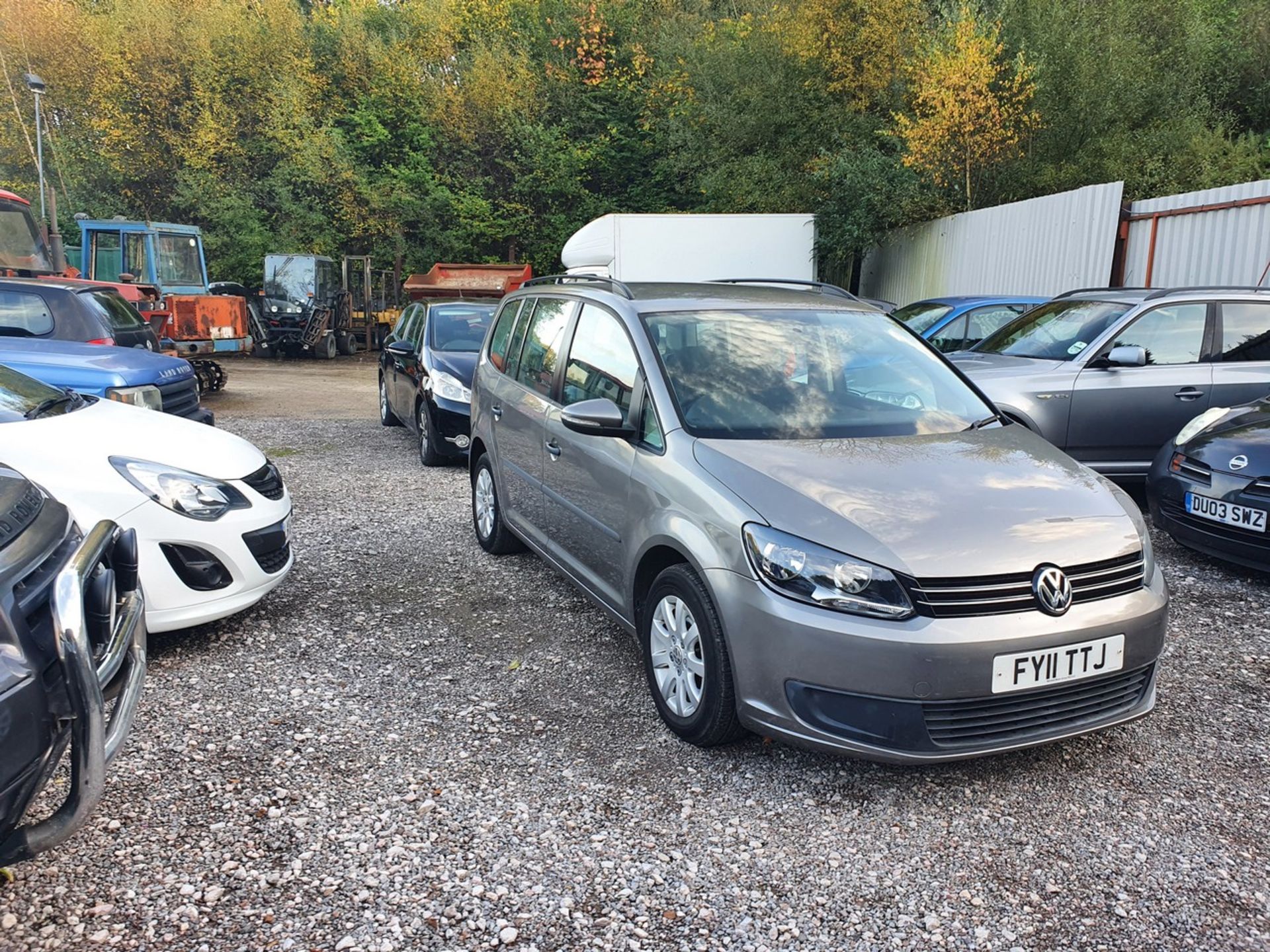 11/11 VOLKSWAGEN TOURAN S TDI 106 - 1598cc 5dr MPV (Grey, 137k) - Image 4 of 46