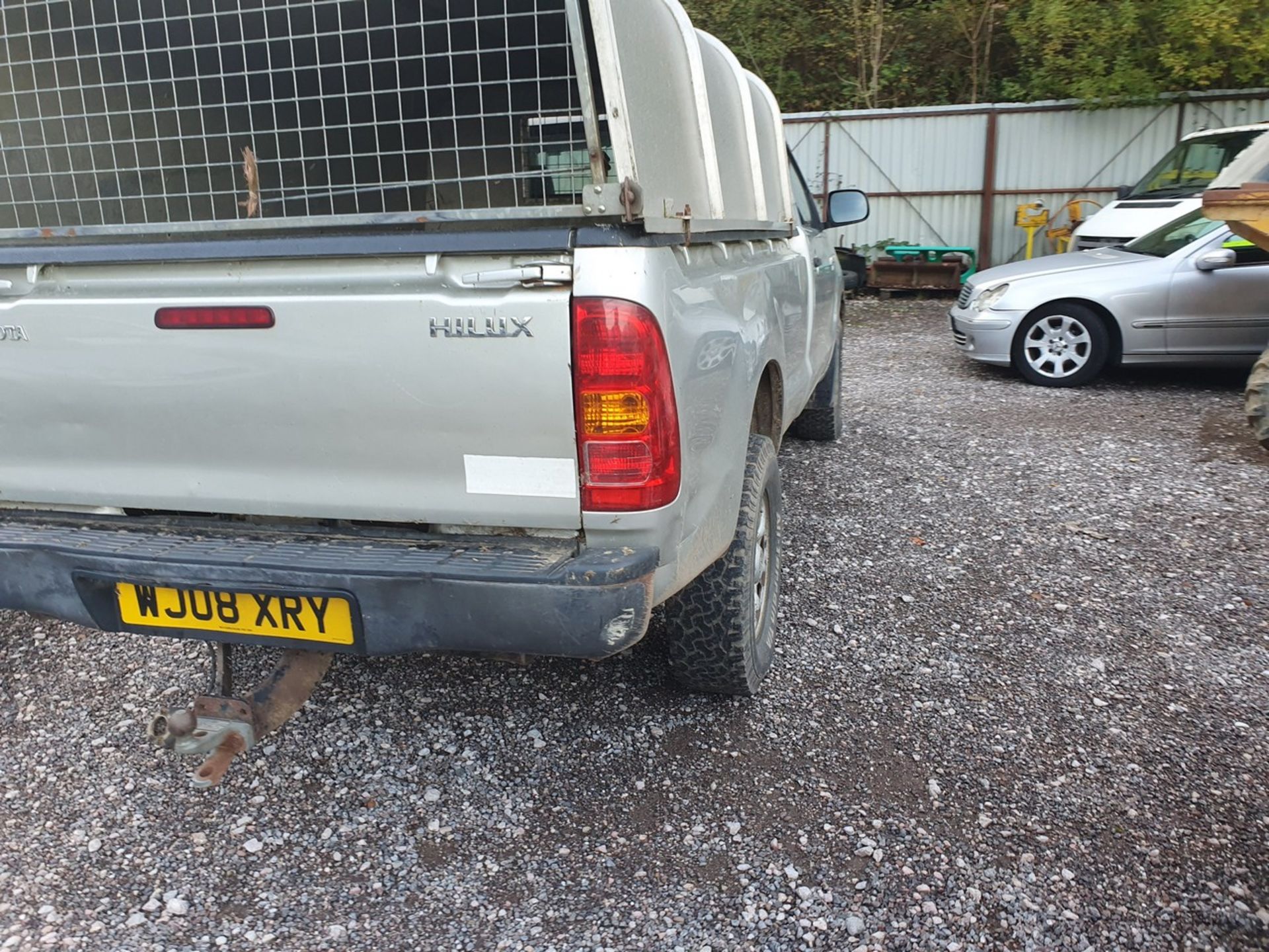 08/08 TOYOTA HILUX HL2 D-4D 4X4 S/C - 2494cc 2dr 4x4 (Silver, 78k) - Image 27 of 32
