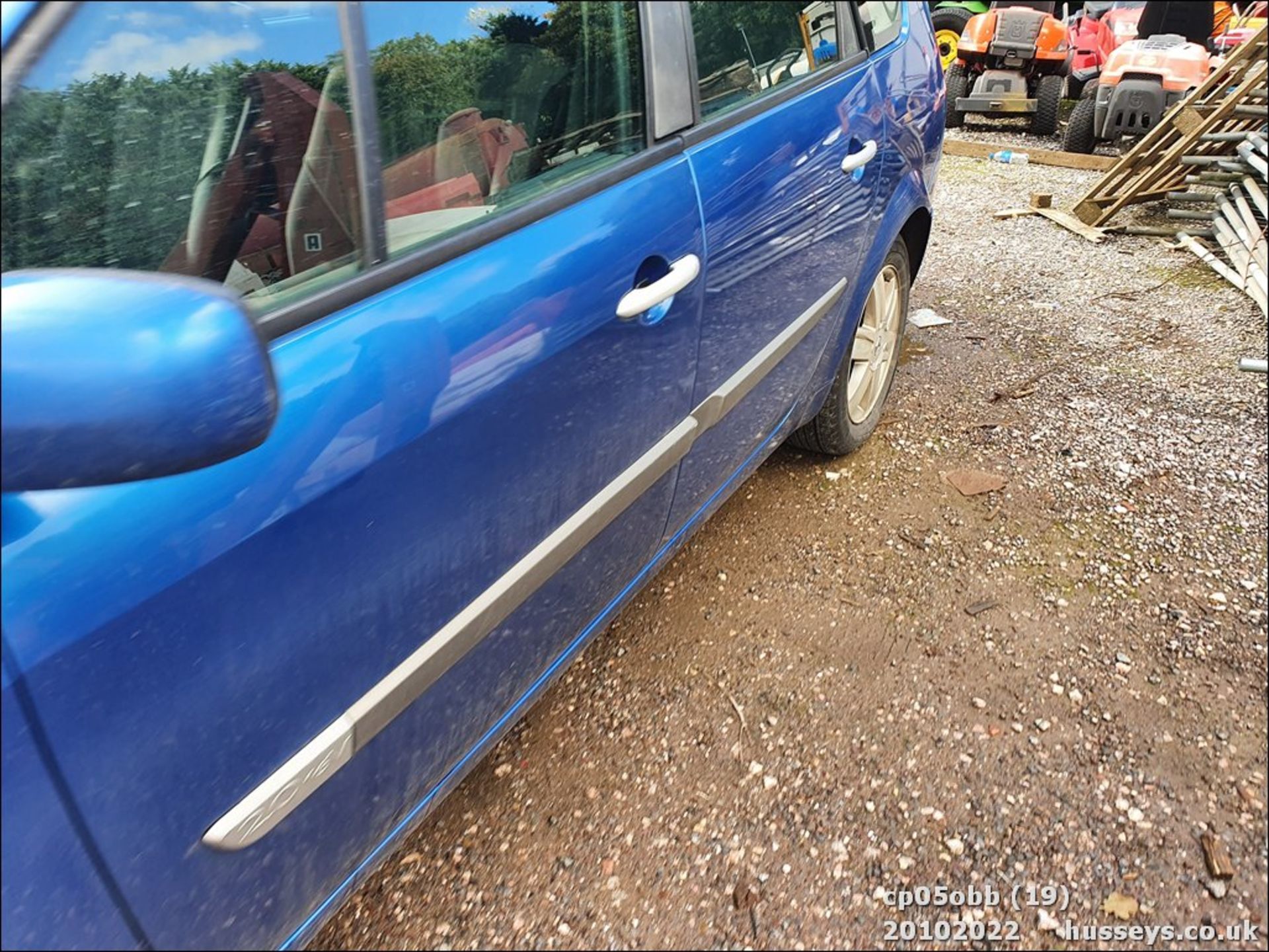 05/05 RENAULT GR SCENIC D-MIQUE VVT 16V - 1998cc 5dr MPV (Blue) - Image 19 of 25