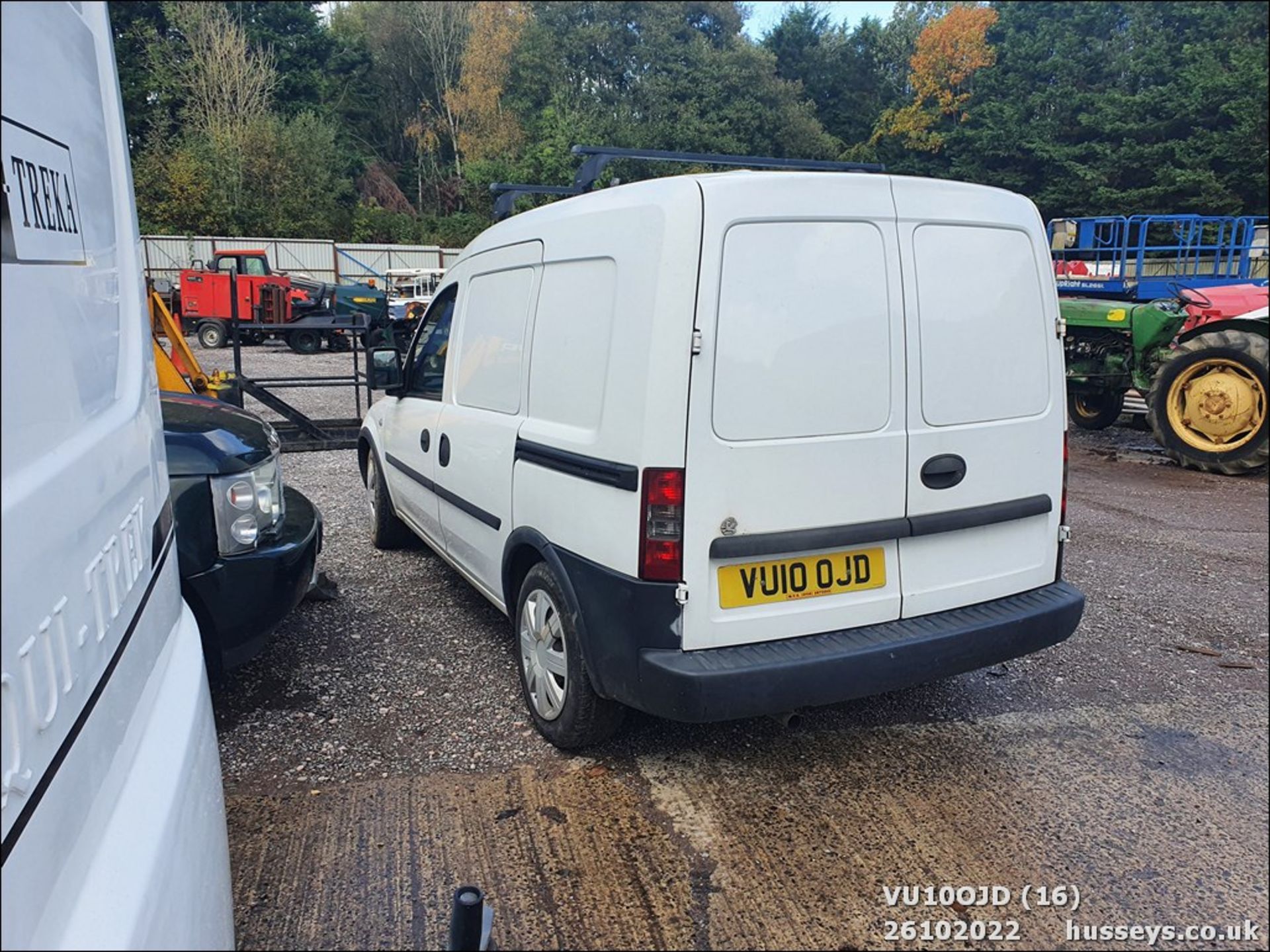 10/10 VAUXHALL COMBO CDTI SWB - 1248cc 3dr Van (White, 215k) - Image 16 of 27