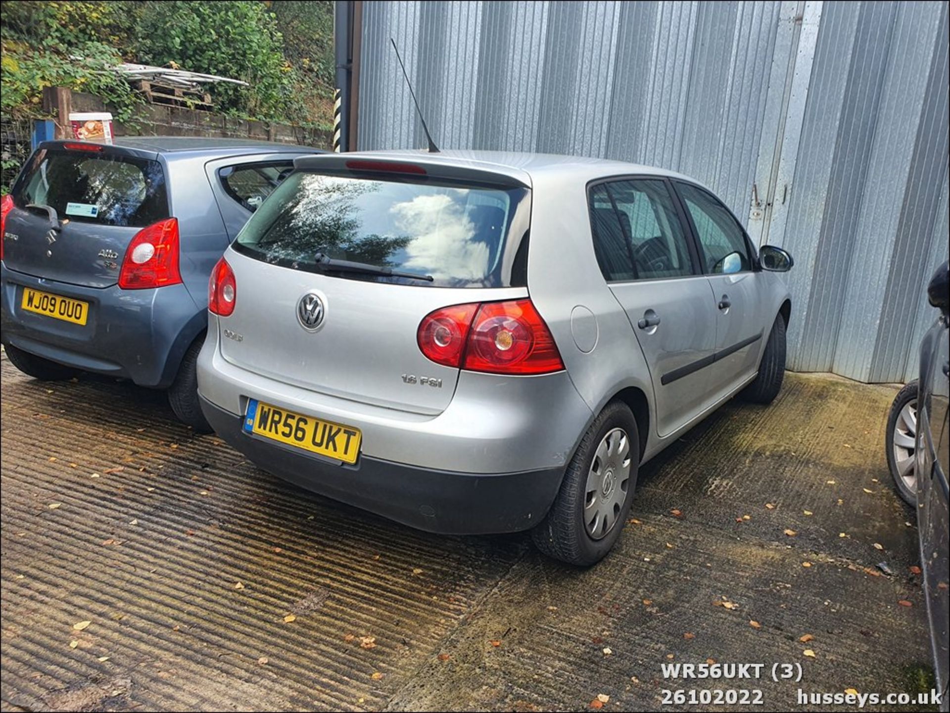 06/56 VOLKSWAGEN GOLF FSI S - 1598cc 5dr Hatchback (Silver) - Image 4 of 14