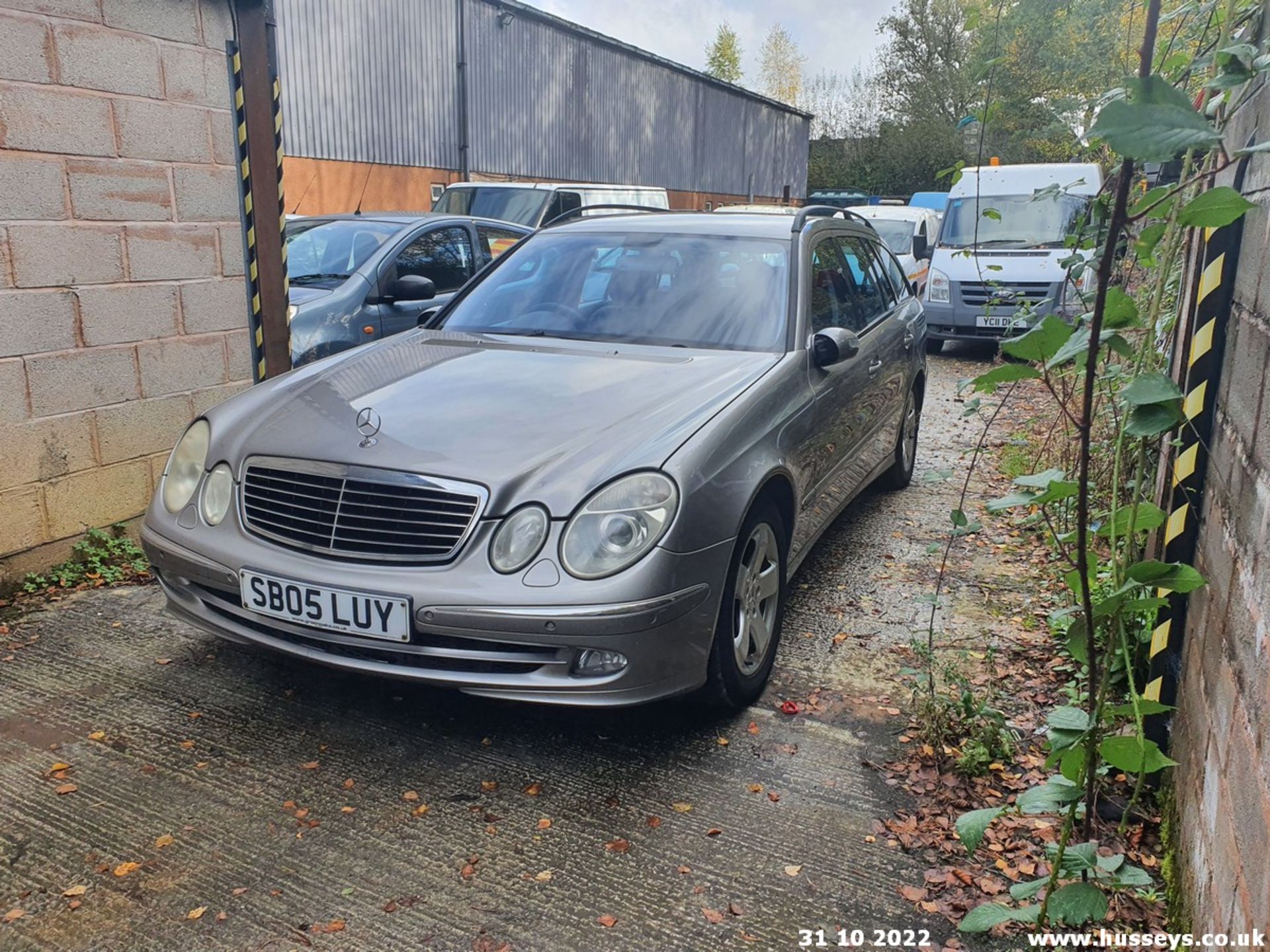 05/05 MERCEDES E270 CDI AVANTGARDE A - 2685cc 5dr Estate (Silver, 147k) - Image 2 of 33