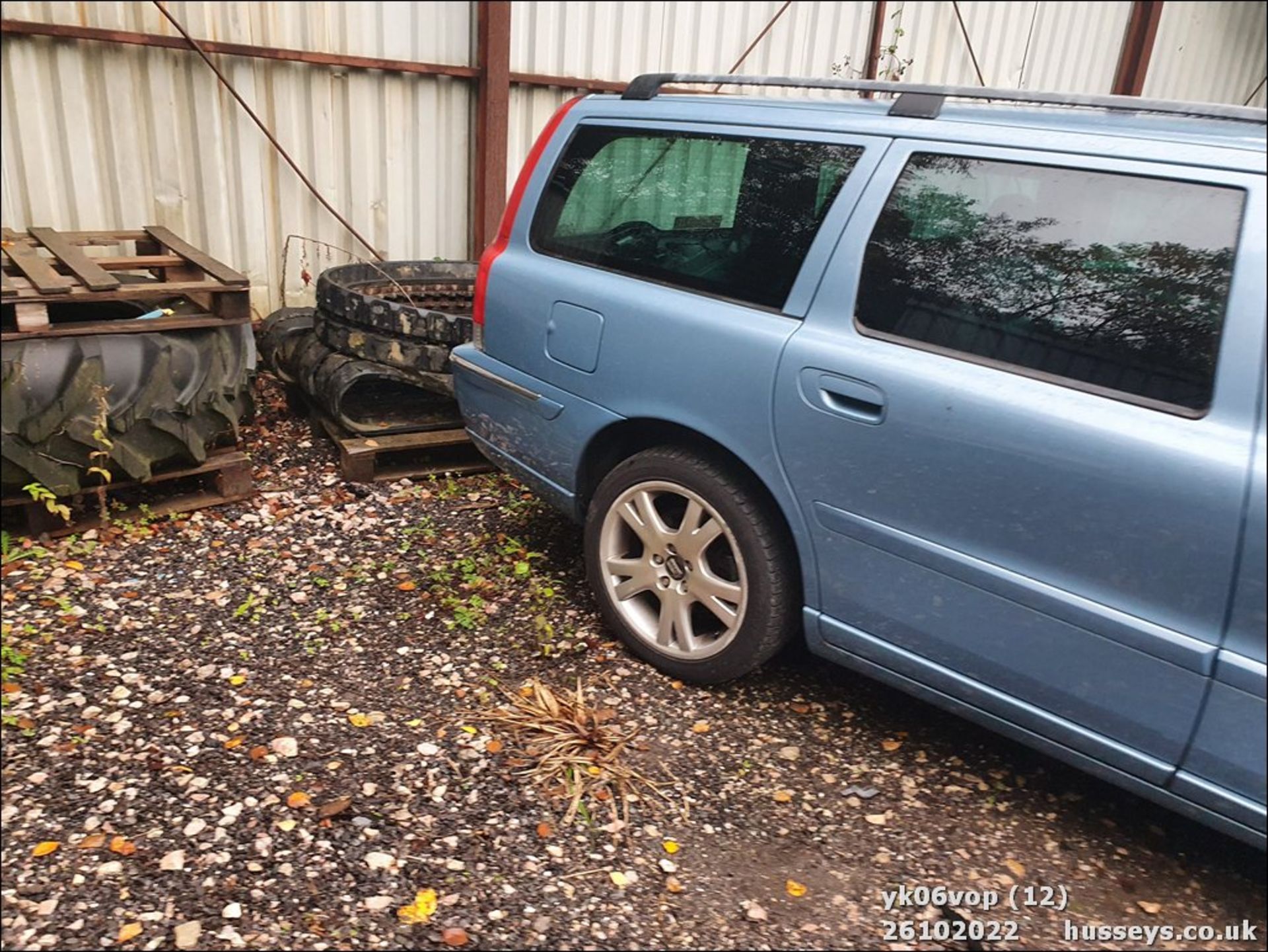 06/06 VOLVO V70 D5 SE E4 - 2401cc 5dr Estate (Blue, 179k) - Image 12 of 28