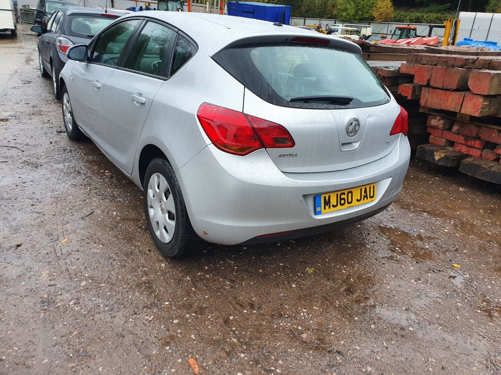 10/60 VAUXHALL ASTRA EXCLUSIV 113 - 1598cc 5dr Hatchback (Silver, 58k) - Image 13 of 23