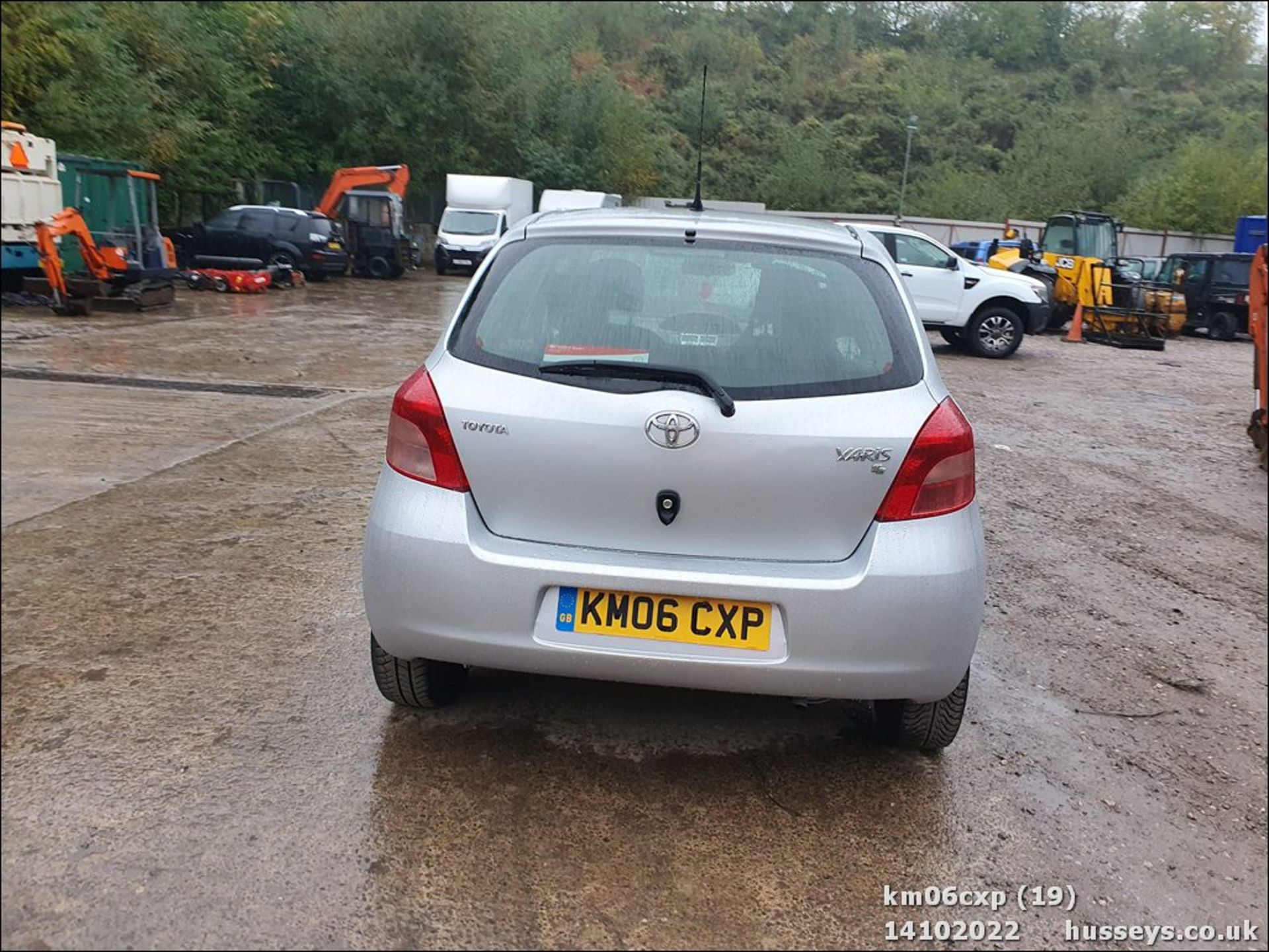 06/06 TOYOTA YARIS T2 - 998cc 5dr Hatchback (Silver, 73k) - Image 19 of 43