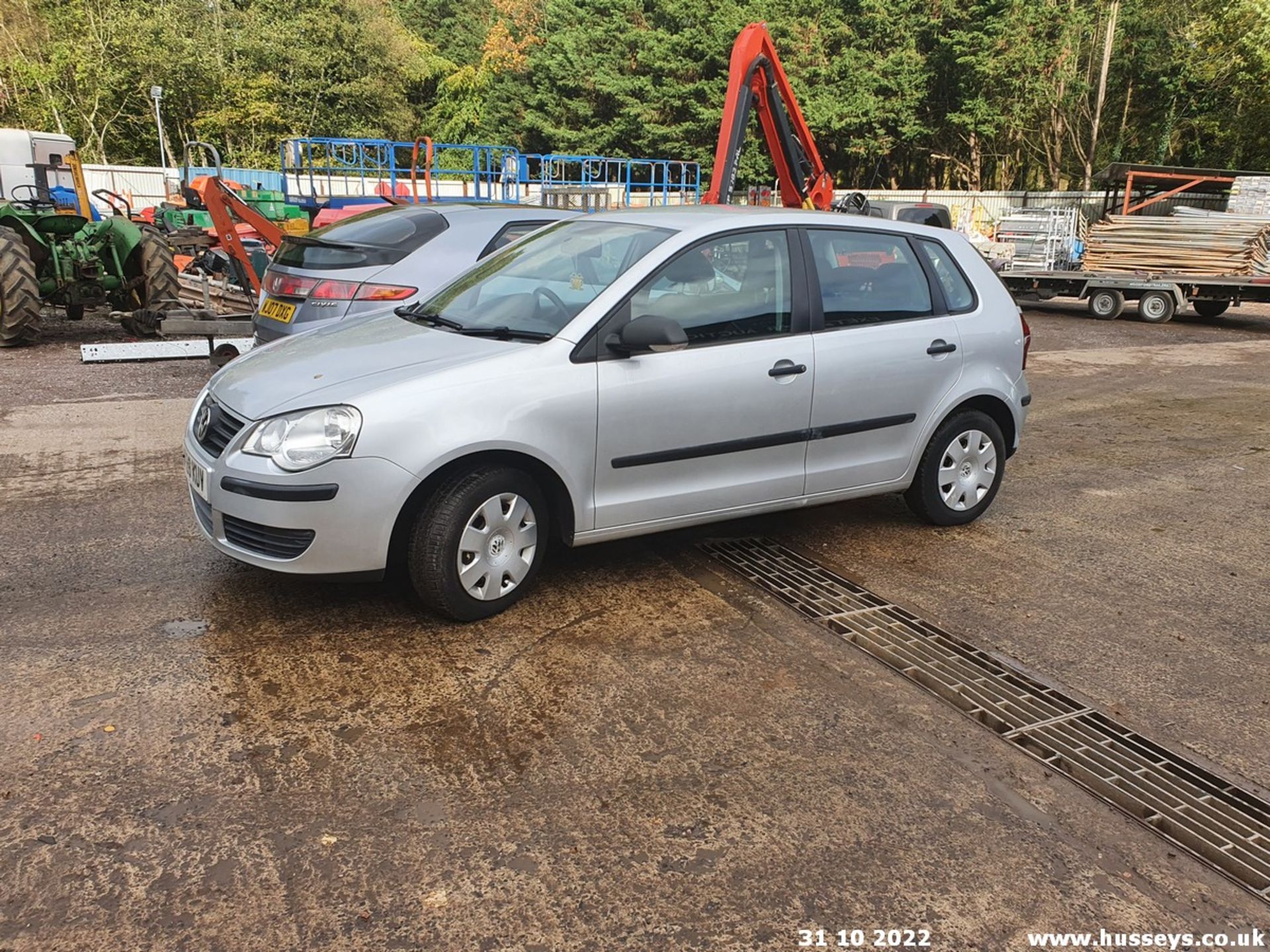 08/08 VOLKSWAGEN POLO E 60 - 1198cc 5dr Hatchback (Silver) - Image 2 of 24