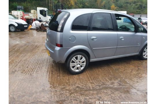 06/06 VAUXHALL MERIVA ACTIVE - 1364cc 5dr MPV (Silver, 66k) - Image 7 of 36