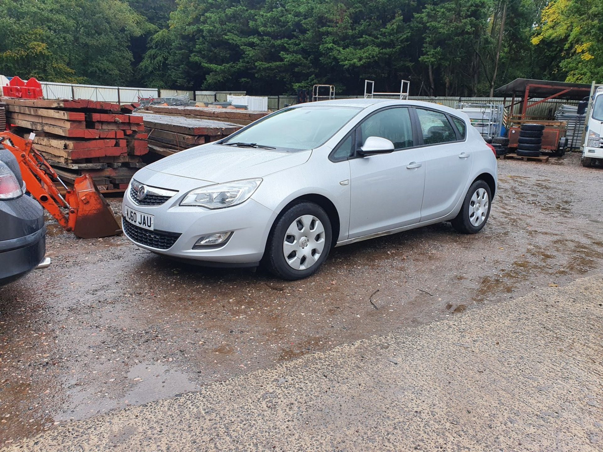 10/60 VAUXHALL ASTRA EXCLUSIV 113 - 1598cc 5dr Hatchback (Silver, 58k) - Image 16 of 23