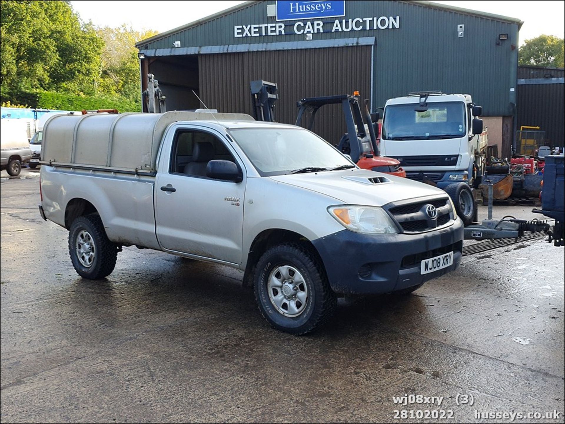 08/08 TOYOTA HILUX HL2 D-4D 4X4 S/C - 2494cc 2dr 4x4 (Silver, 78k) - Image 4 of 32