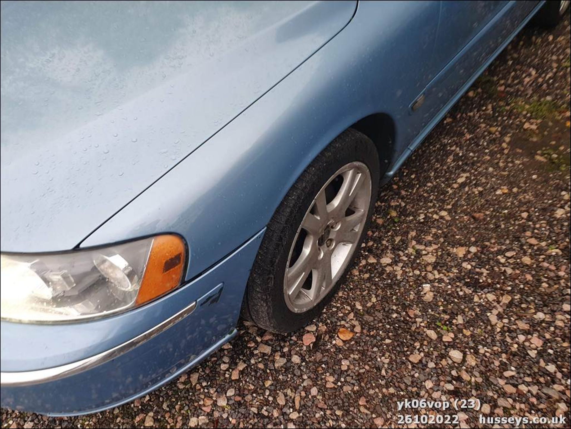 06/06 VOLVO V70 D5 SE E4 - 2401cc 5dr Estate (Blue, 179k) - Image 23 of 28