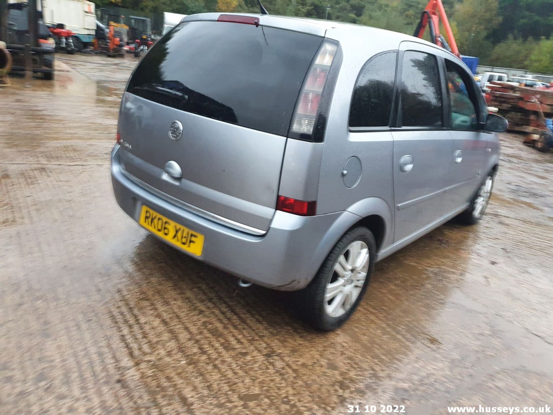 06/06 VAUXHALL MERIVA ACTIVE - 1364cc 5dr MPV (Silver, 66k) - Image 23 of 36