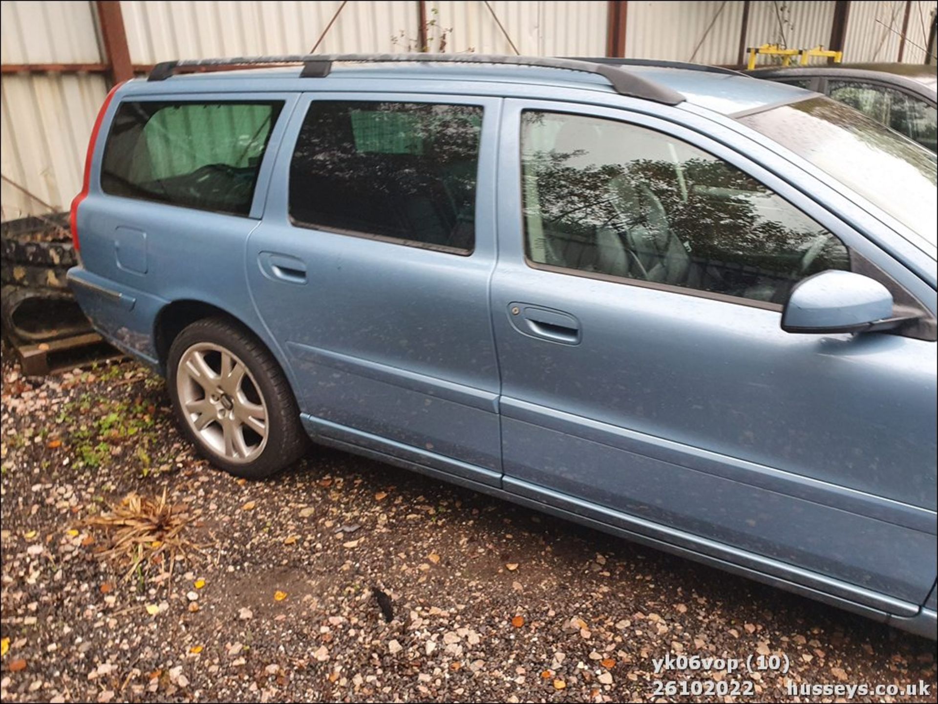 06/06 VOLVO V70 D5 SE E4 - 2401cc 5dr Estate (Blue, 179k) - Image 10 of 28