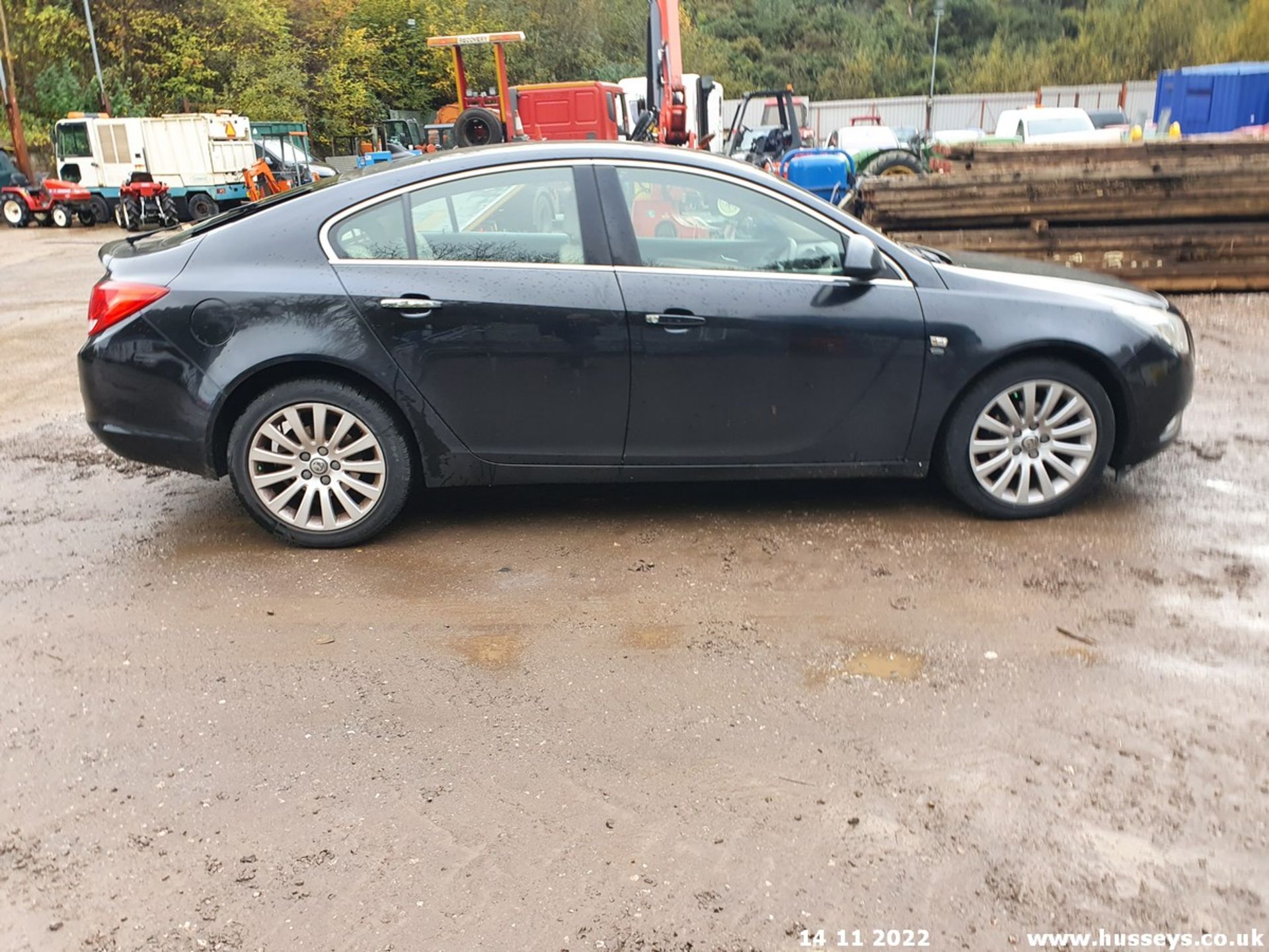 10/59 VAUXHALL INSIGNIA ELITE NAV CDTI - 1956cc 5dr Hatchback (Black, 62k) - Image 7 of 51