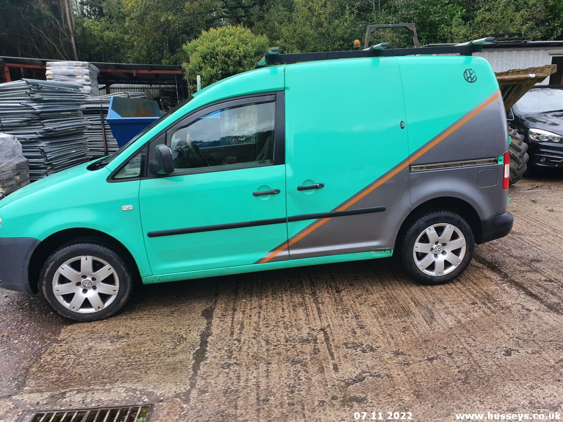 06/06 VOLKSWAGEN CADDY C20 TDI 104 - 1896cc Van (Green) - Image 6 of 25