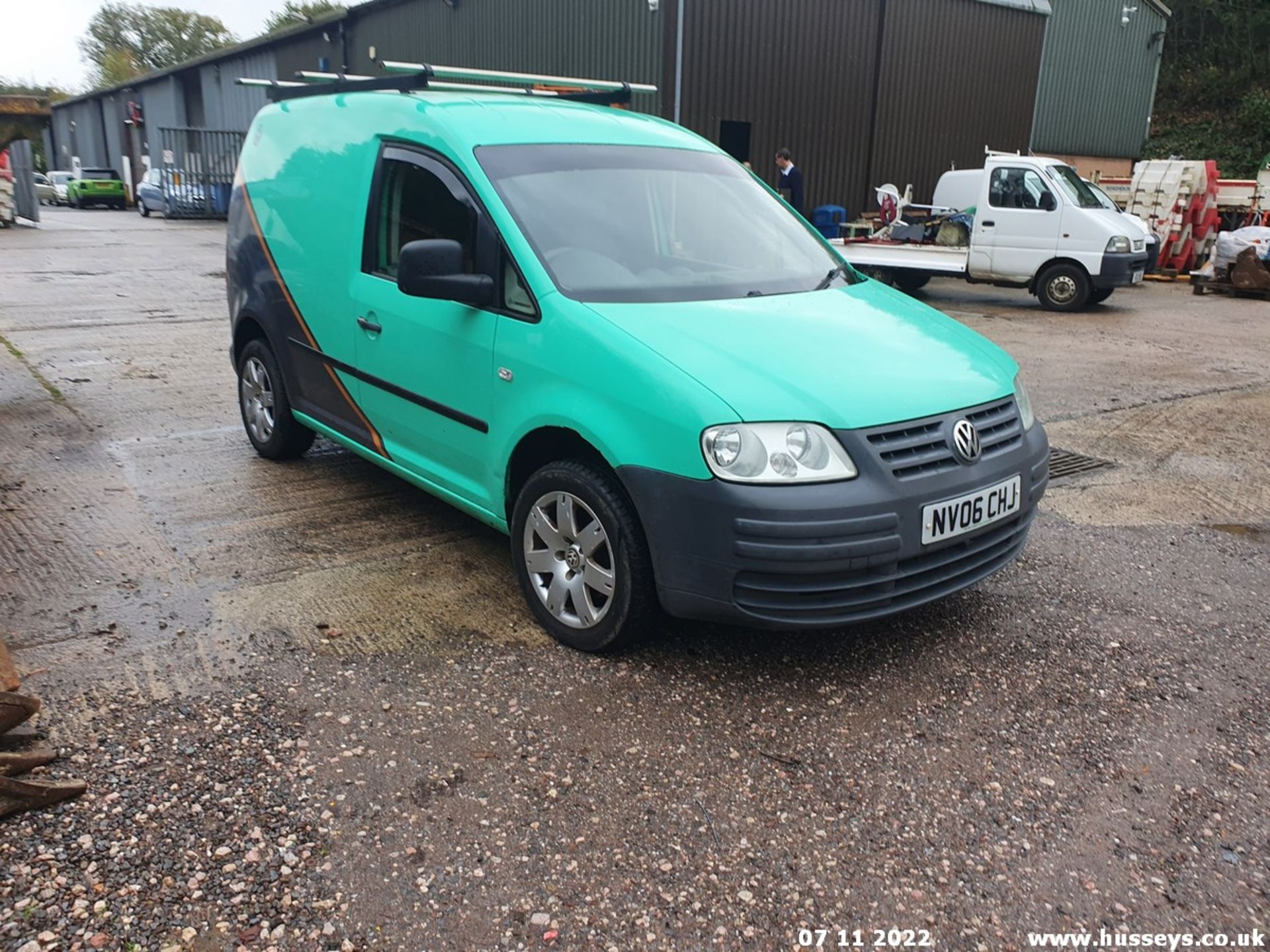 06/06 VOLKSWAGEN CADDY C20 TDI 104 - 1896cc Van (Green) - Image 14 of 25