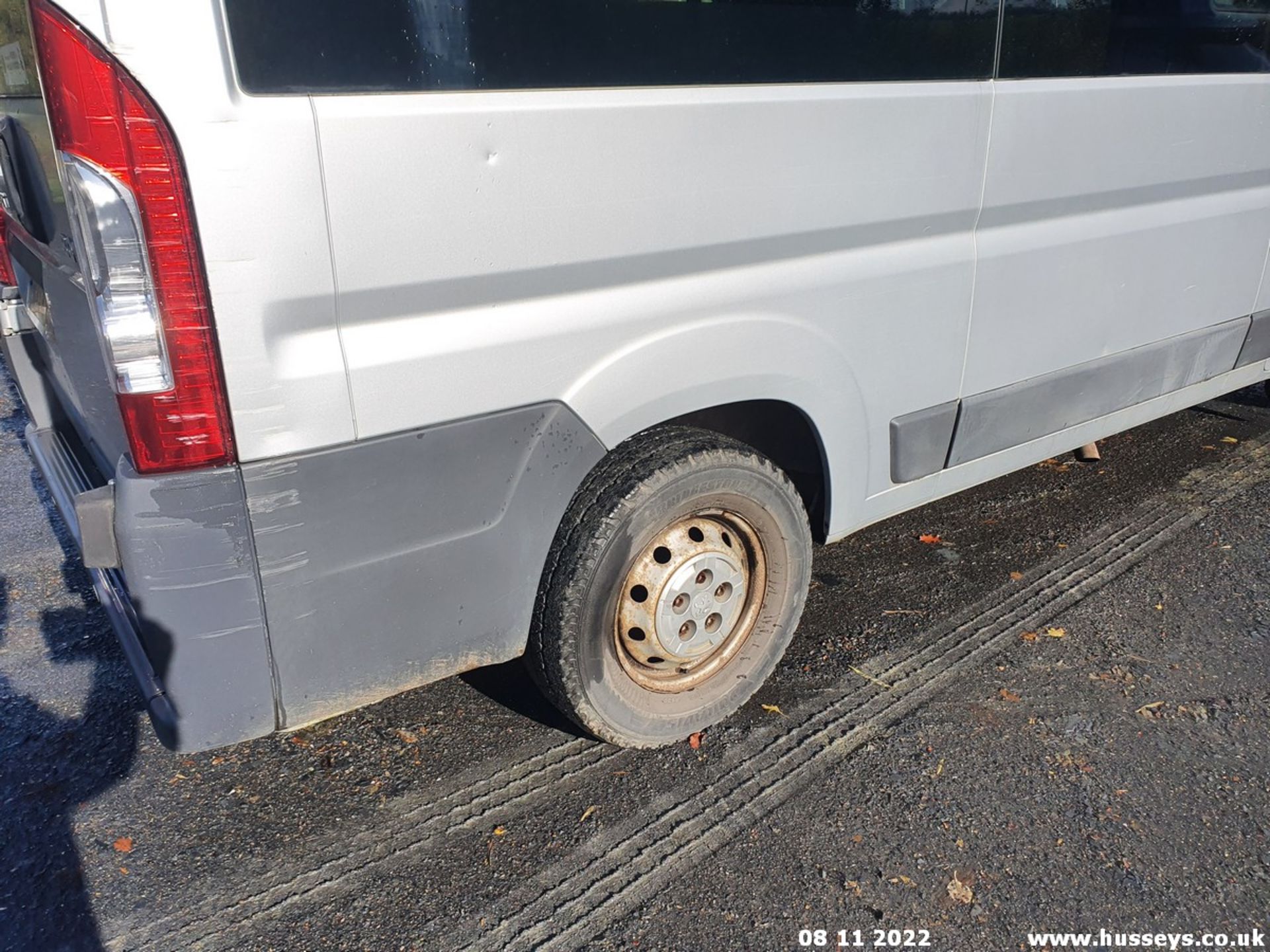 13/13 PEUGEOT BOXER 333 L2H2 HDI - 2198cc 5dr Minibus (Silver, 35k) - Image 16 of 46