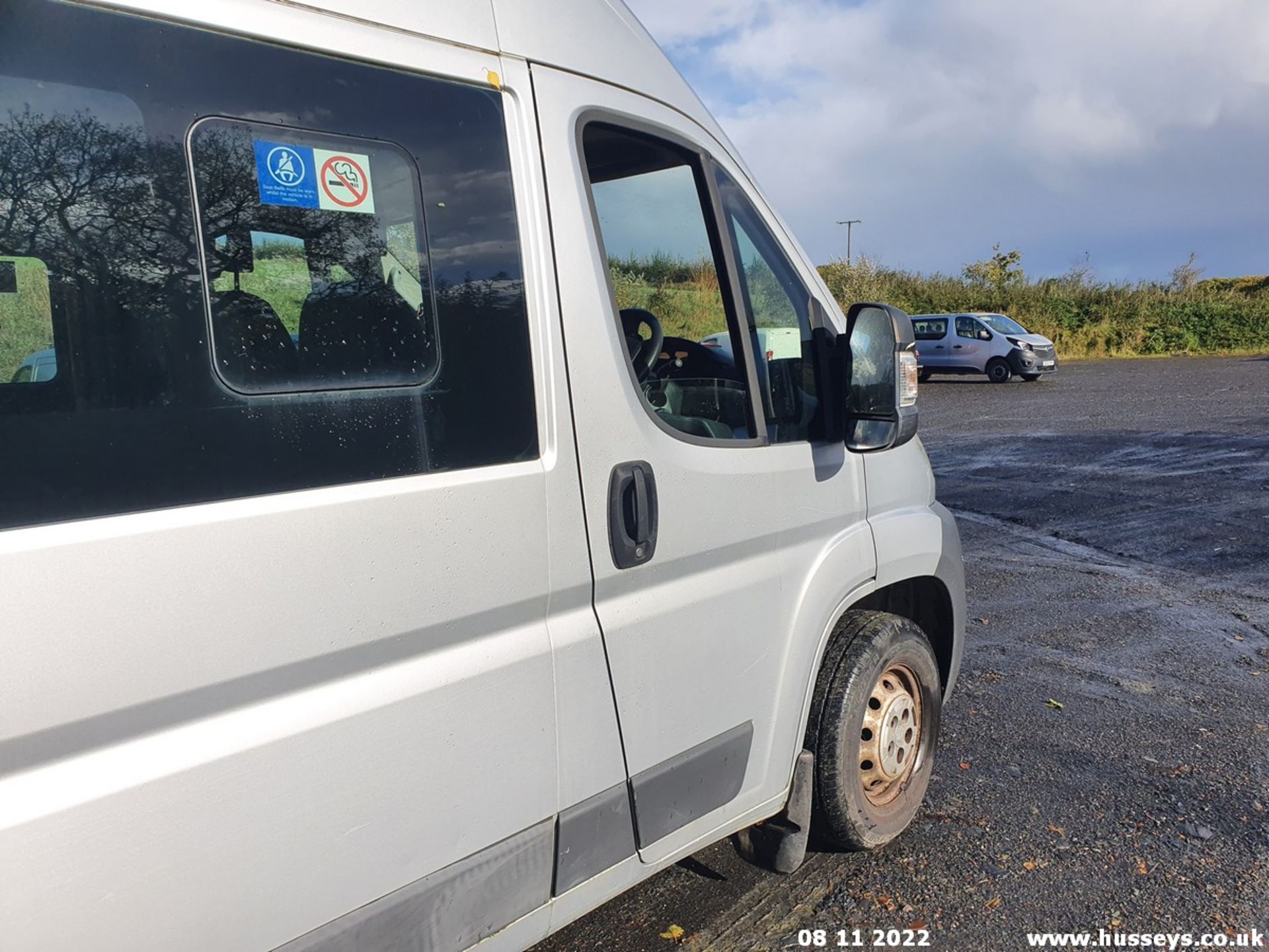 13/13 PEUGEOT BOXER 333 L2H2 HDI - 2198cc 5dr Minibus (Silver, 35k) - Image 18 of 46