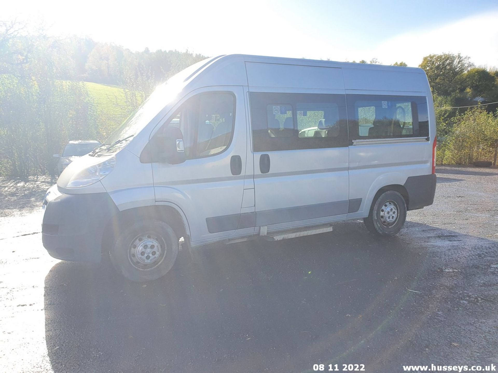 13/13 PEUGEOT BOXER 333 L2H2 HDI - 2198cc 5dr Minibus (Silver, 35k) - Image 6 of 46