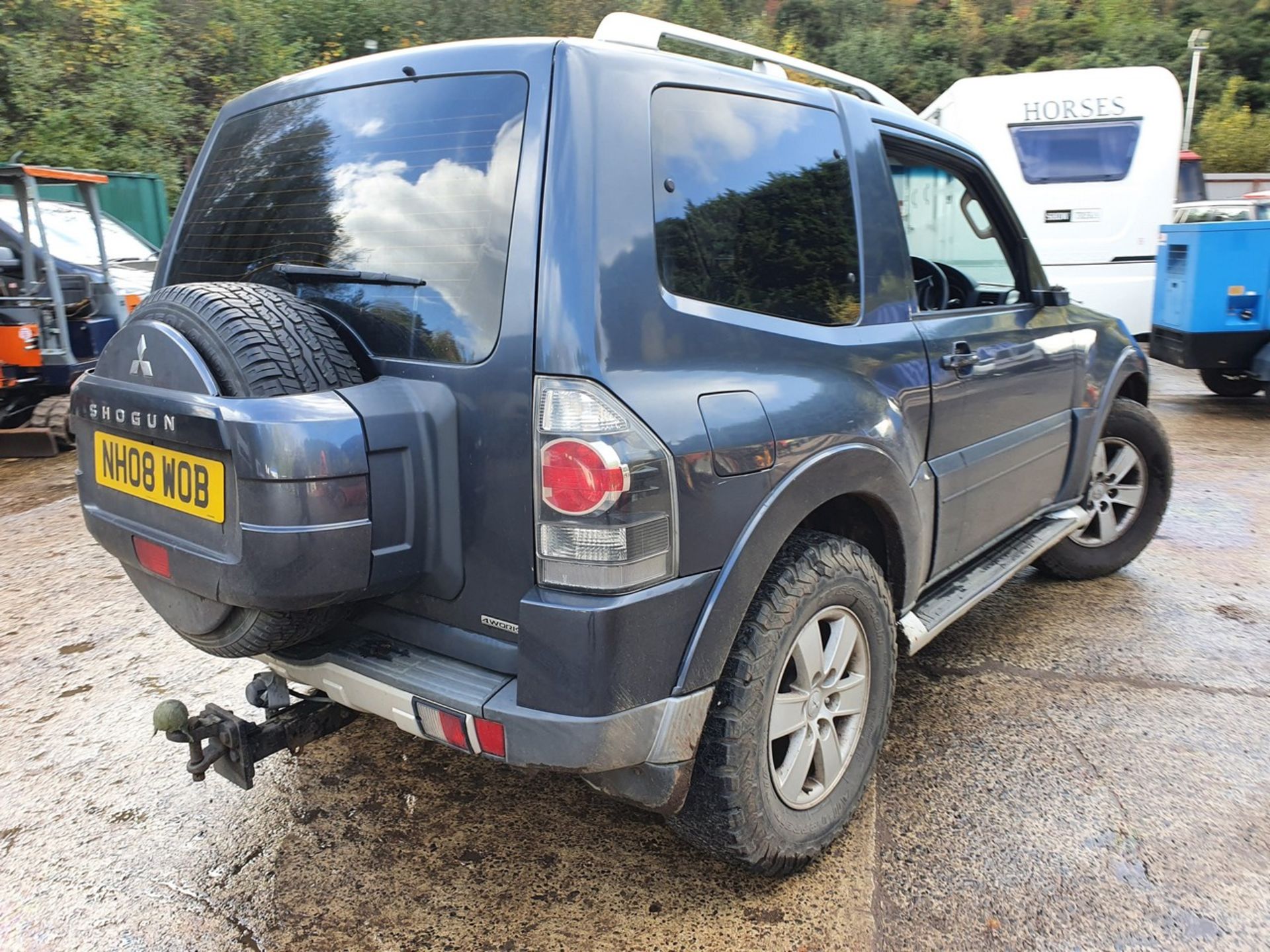 08/08 MITSUBISHI SHOGUN 4WORK DI-D SWB - 3200cc Van (Grey) - Image 32 of 37