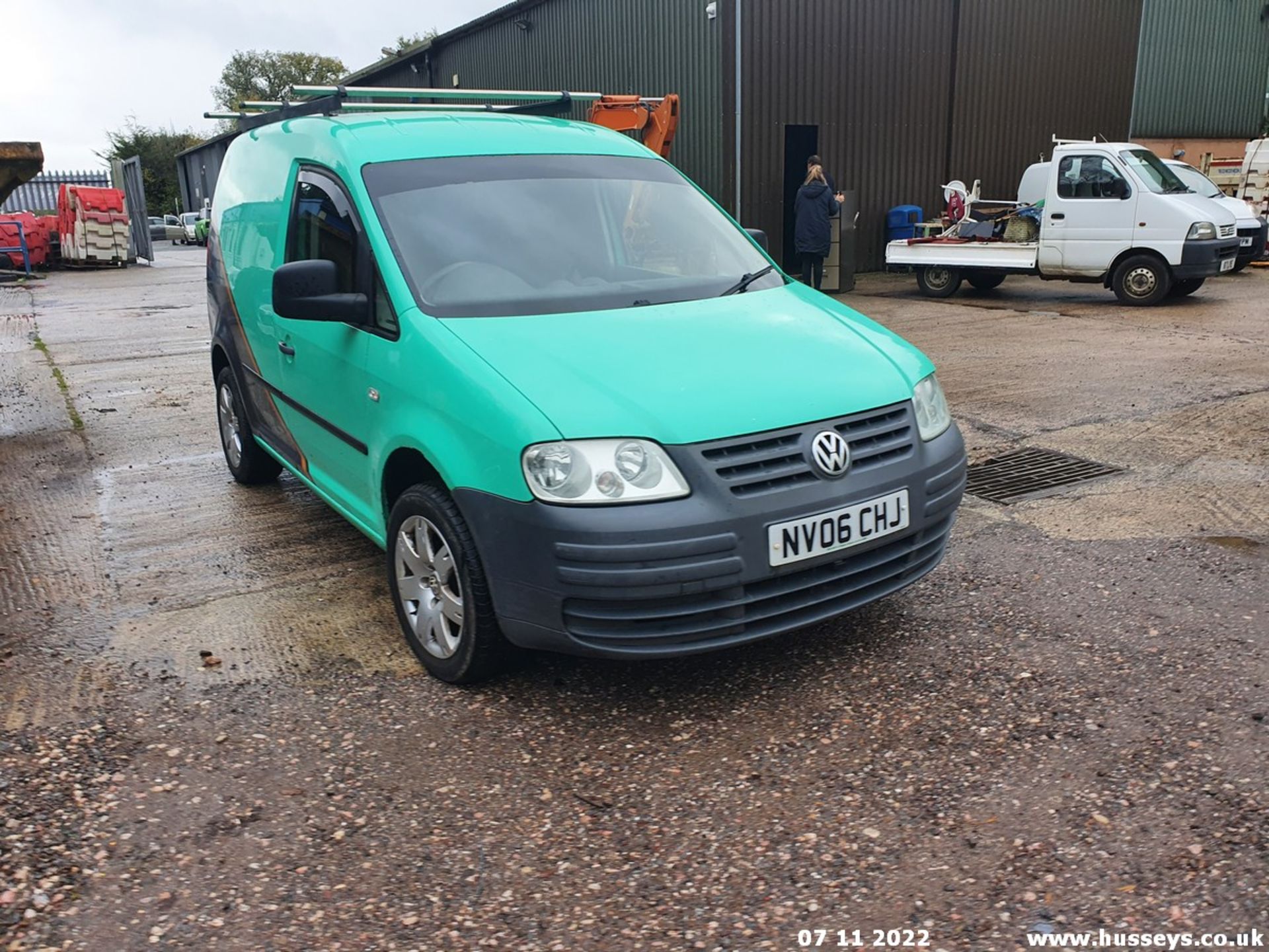 06/06 VOLKSWAGEN CADDY C20 TDI 104 - 1896cc Van (Green) - Image 15 of 25