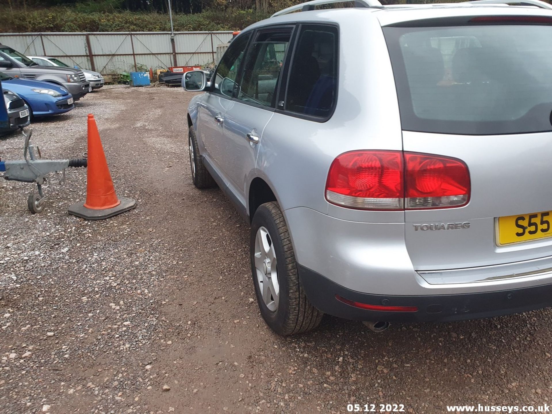 2003 VOLKSWAGEN TOUAREG TDI - 2461cc 5dr Estate (Silver, 115k) - Image 13 of 29