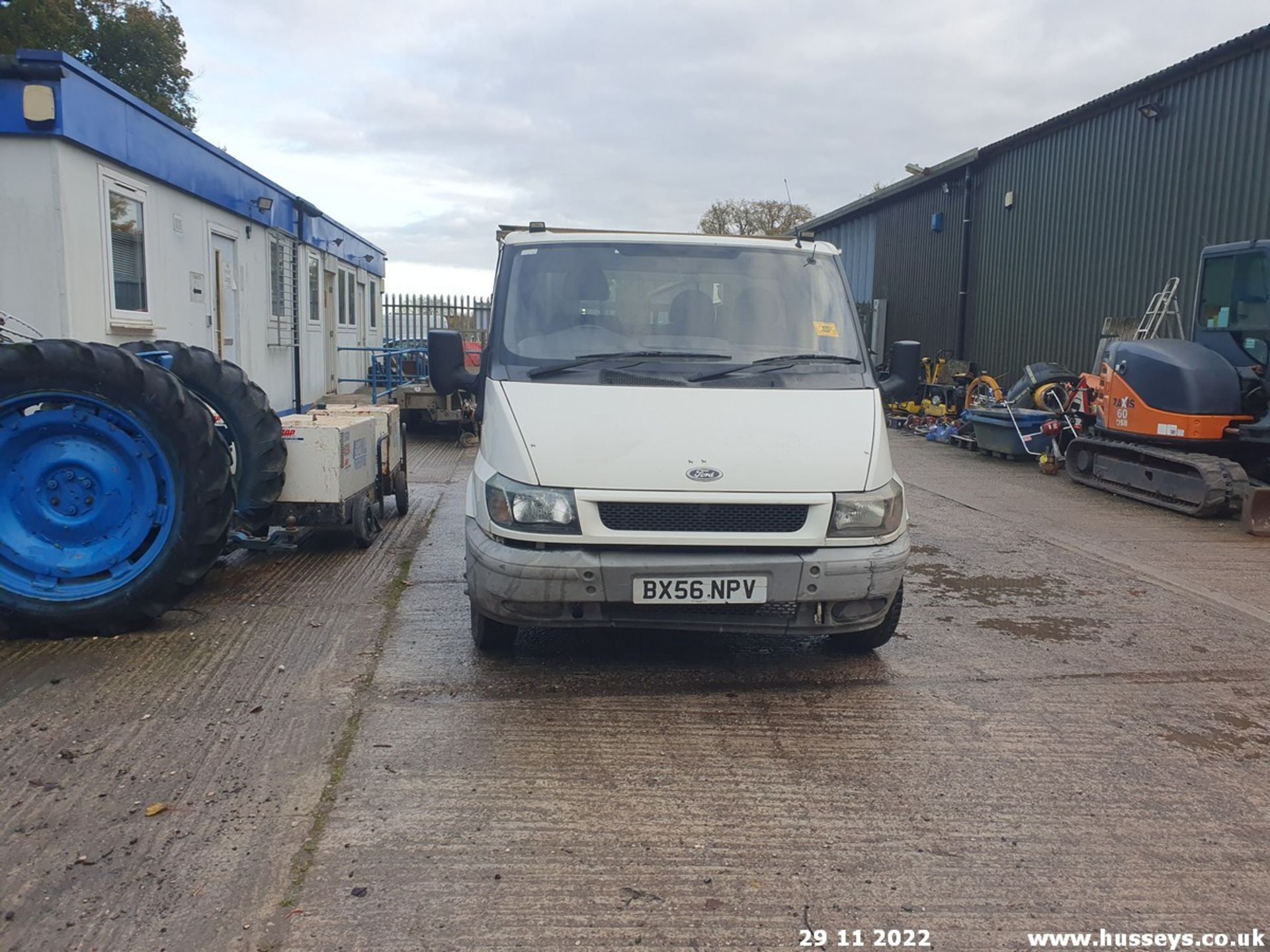 06/56 FORD TRANSIT 350 MWB TD MILK FLOAT 2402cc 2dr (White, 114k) - Image 4 of 28