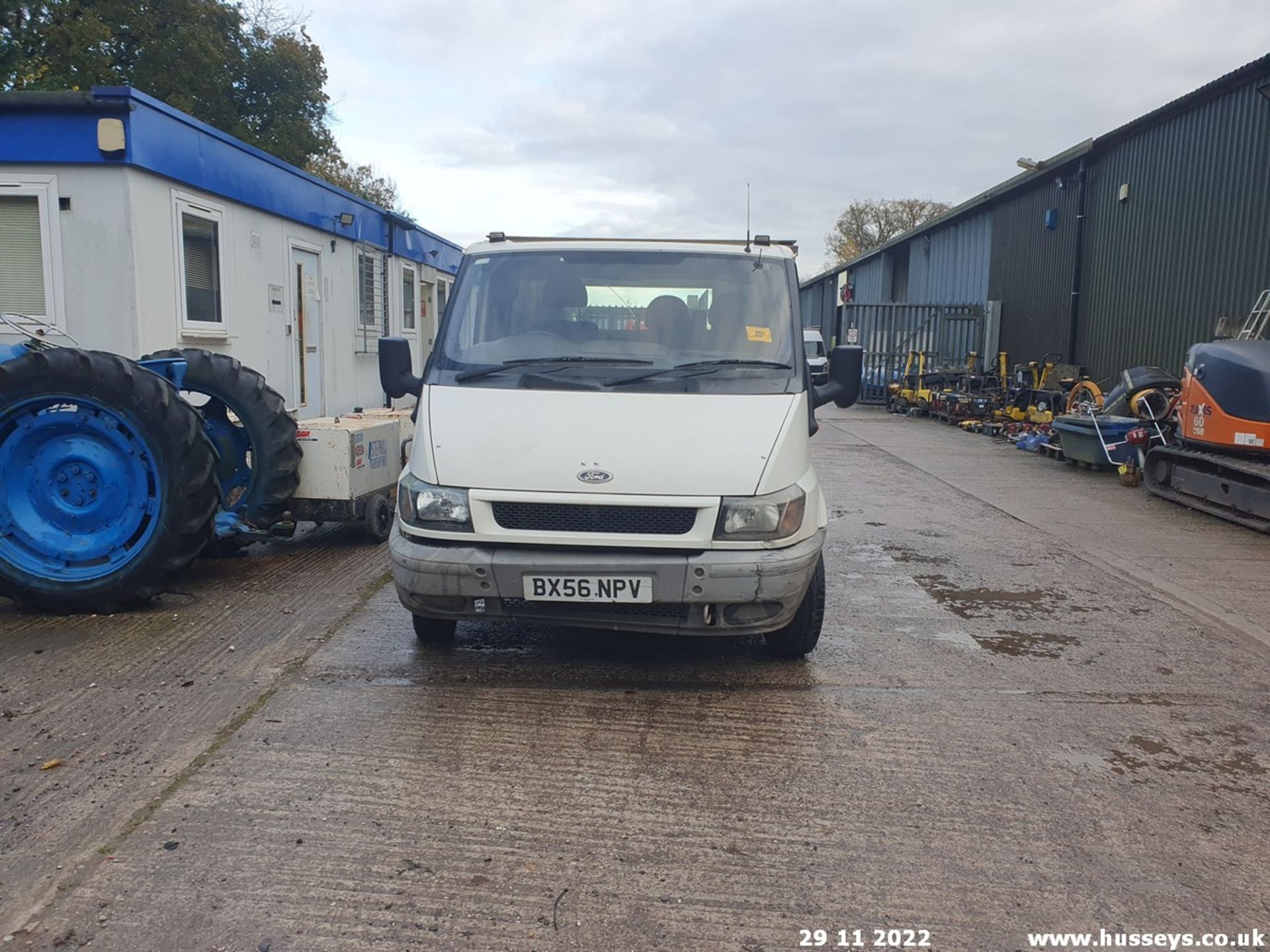 06/56 FORD TRANSIT 350 MWB TD MILK FLOAT 2402cc 2dr (White, 114k) - Image 3 of 28