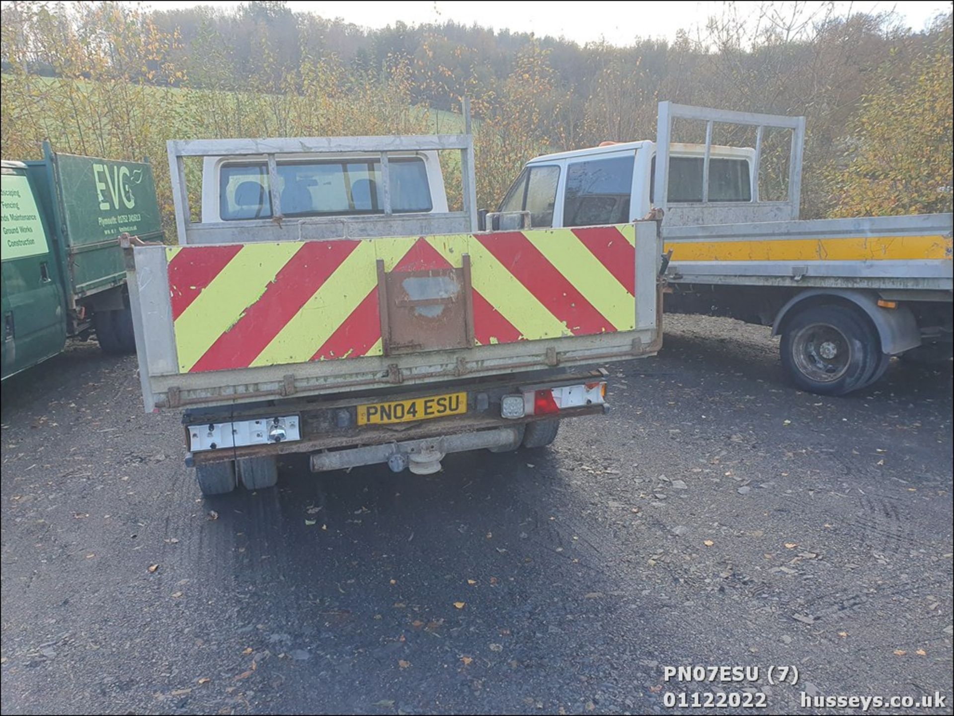 04/04 FORD TRANSIT - 2400cc 4dr (White) - Image 10 of 27