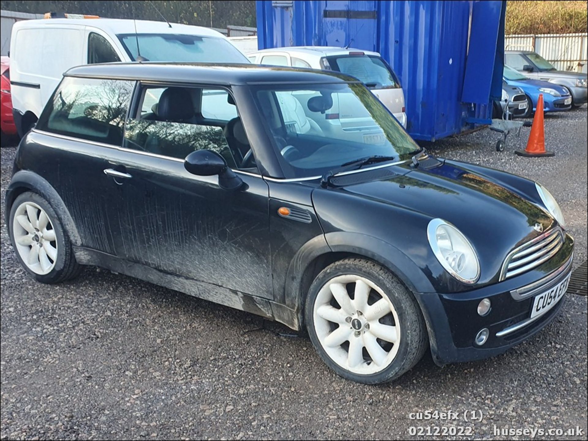 04/54 MINI MINI COOPER - 1598cc 3dr Hatchback (Black)