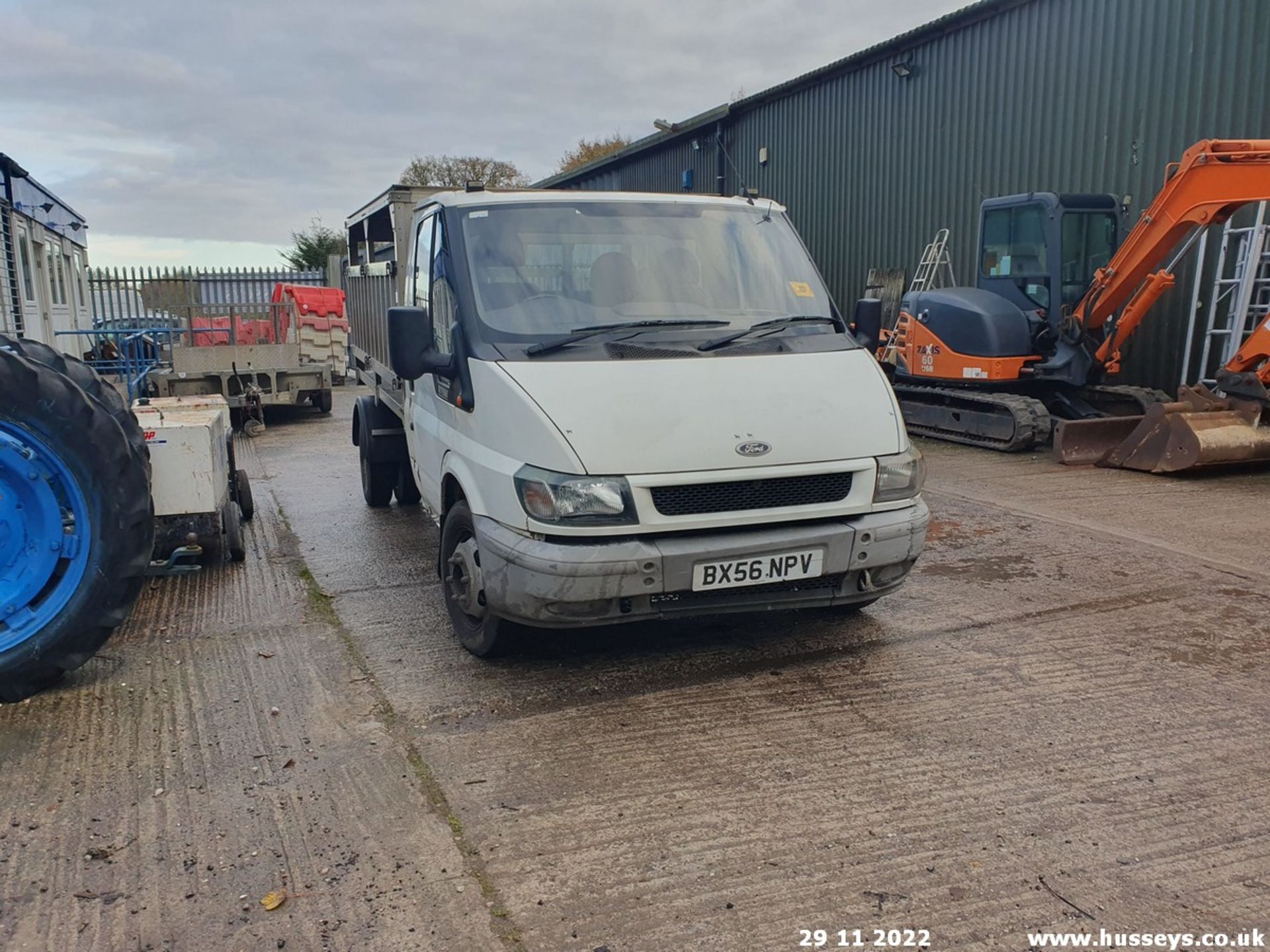 06/56 FORD TRANSIT 350 MWB TD MILK FLOAT 2402cc 2dr (White, 114k) - Image 6 of 28