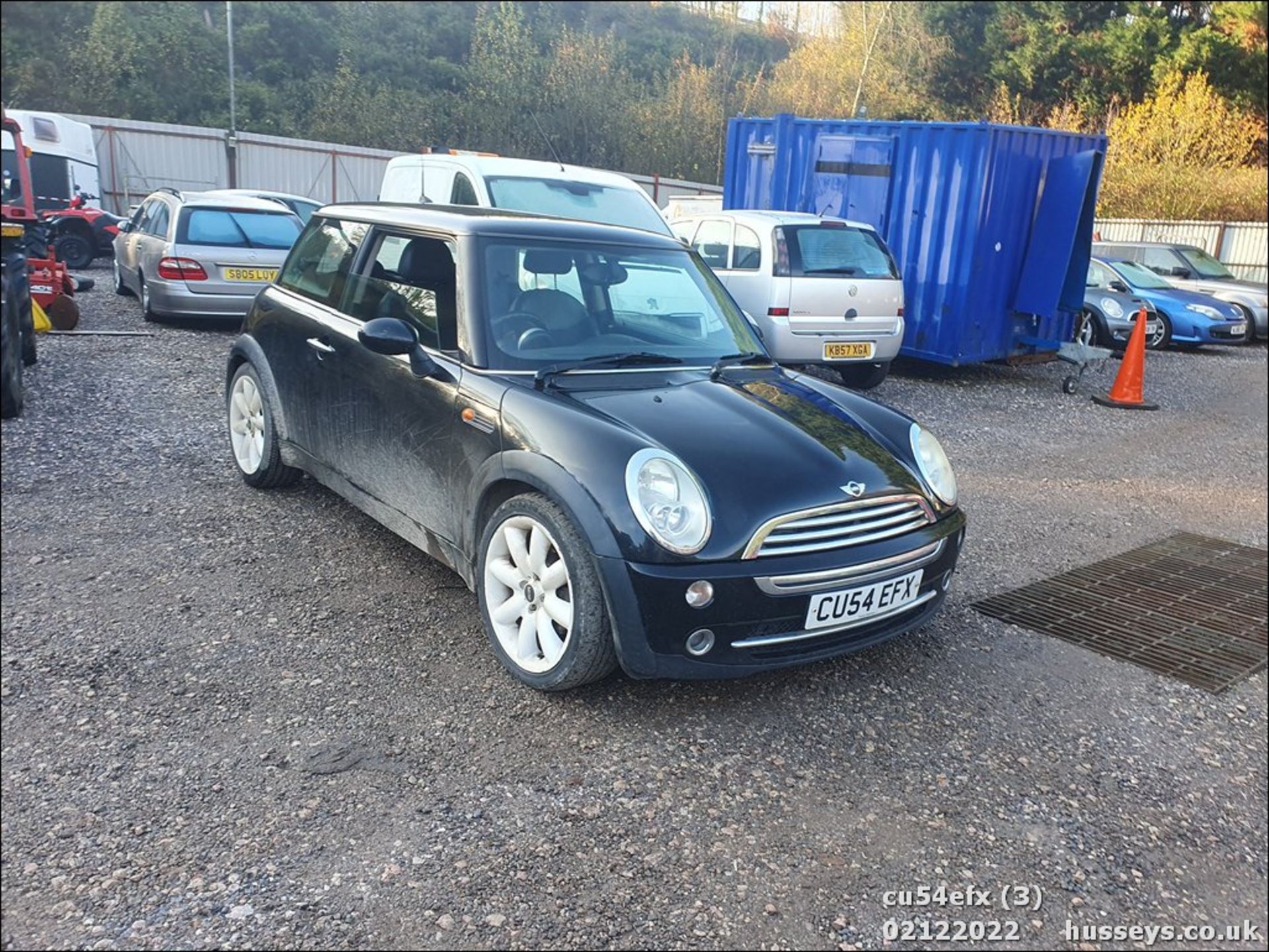 04/54 MINI MINI COOPER - 1598cc 3dr Hatchback (Black) - Image 3 of 38