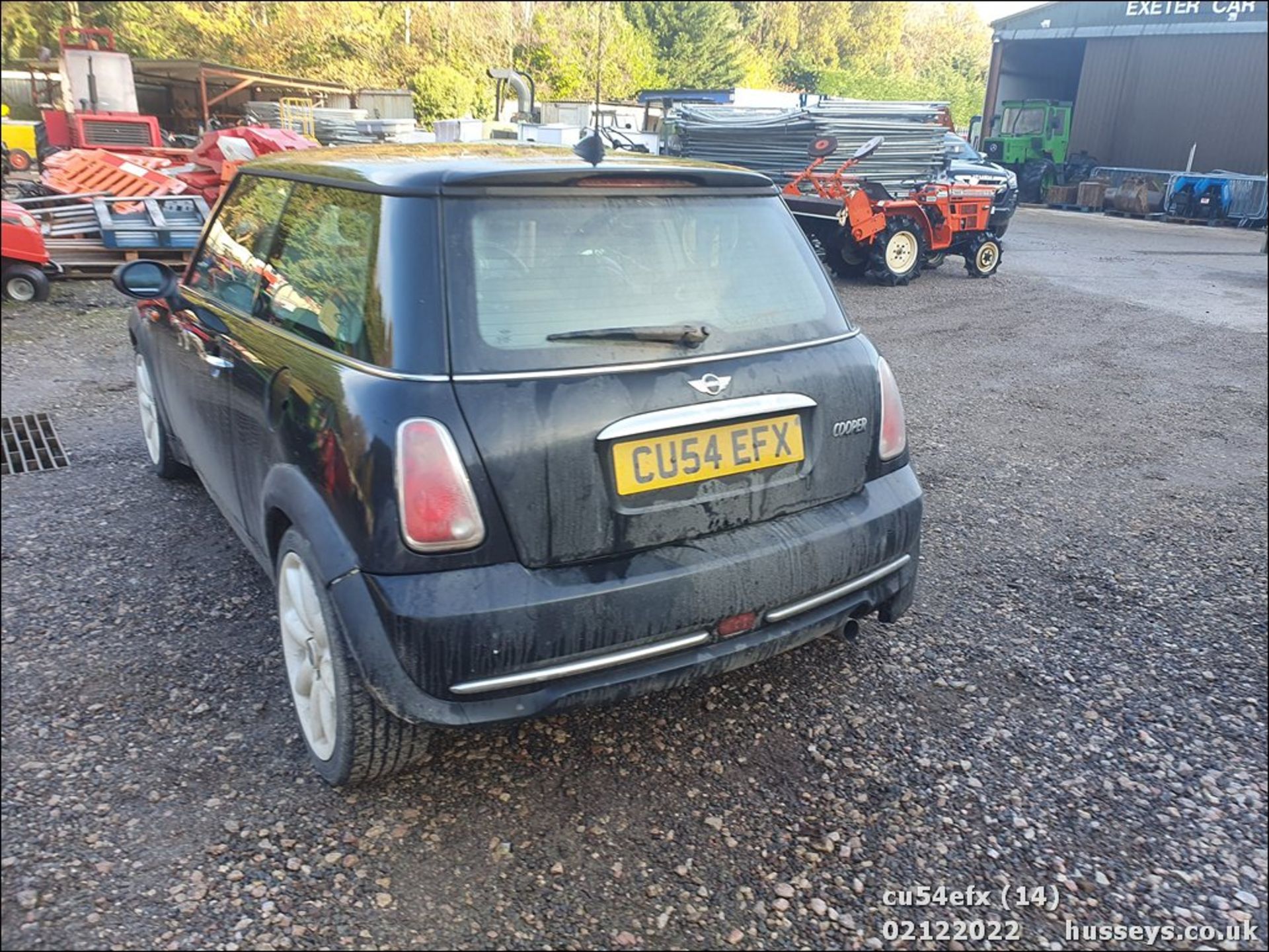 04/54 MINI MINI COOPER - 1598cc 3dr Hatchback (Black) - Image 14 of 38