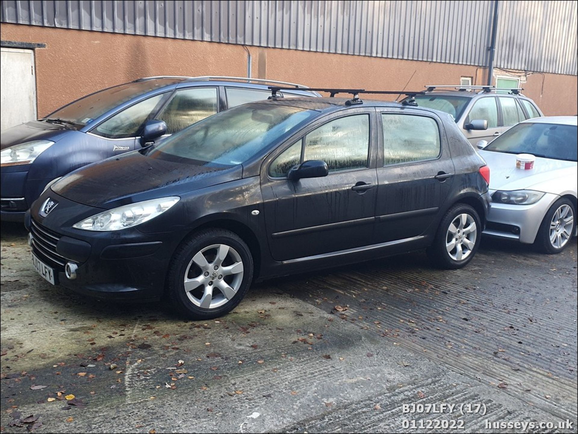 07/07 PEUGEOT 307 S - 1587cc 5dr Hatchback (Black) - Image 18 of 19