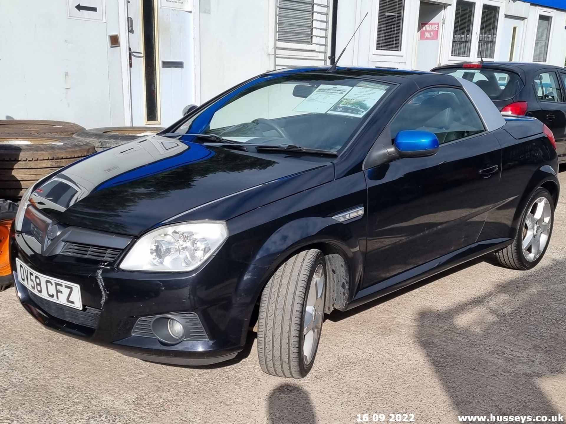 08/58 VAUXHALL TIGRA EXCLUSIV - 1364cc 2dr Convertible (Black)