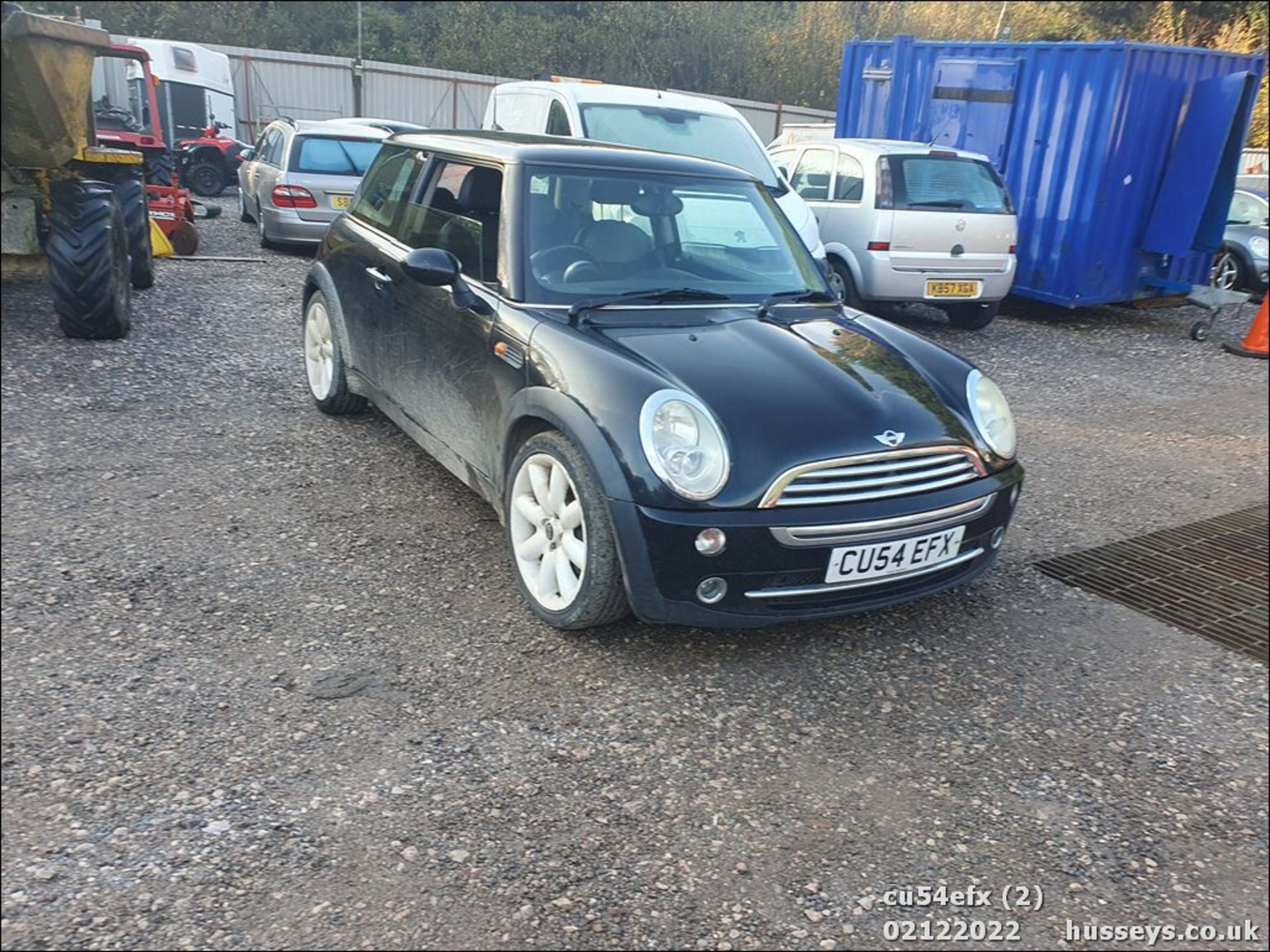 04/54 MINI MINI COOPER - 1598cc 3dr Hatchback (Black) - Image 2 of 38