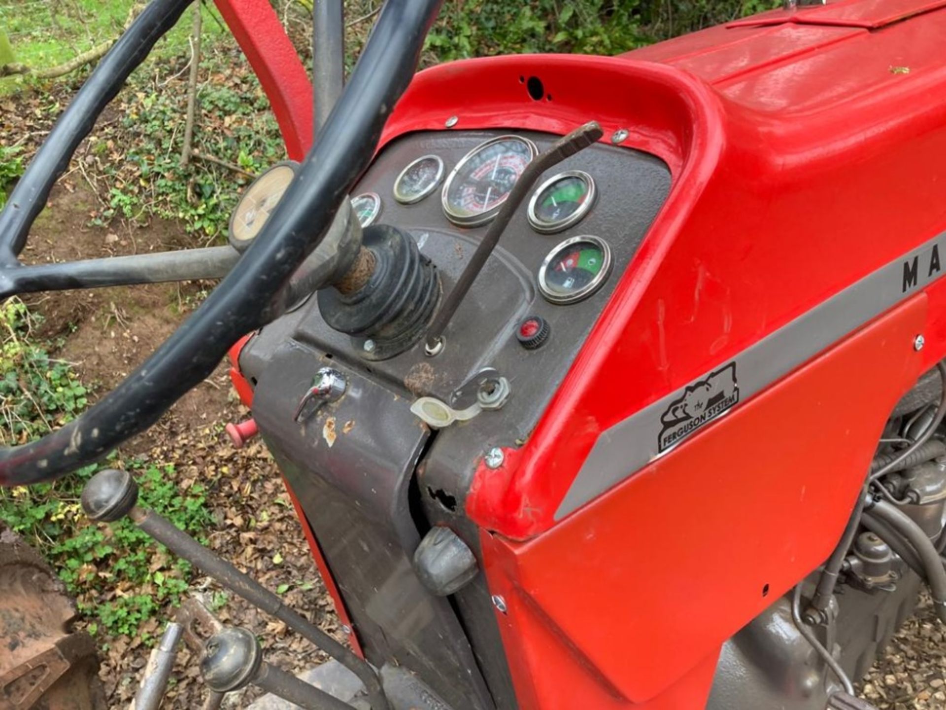 MASSEY FERGUSON 185 4WD TRACTOR - Image 5 of 5