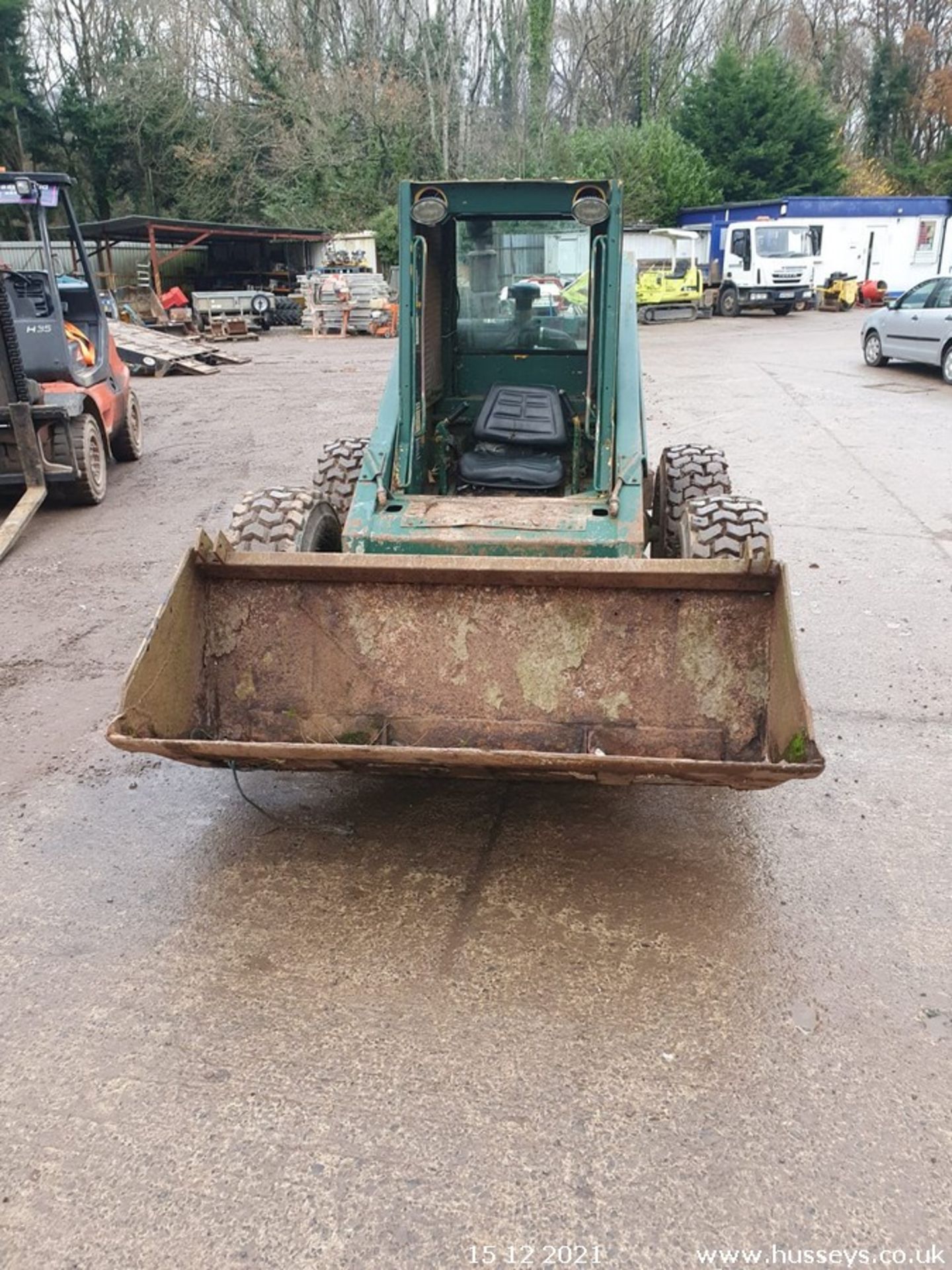 FORD L785 SKIDSTEER C.W BUCKET & DUNG GRAB - Image 2 of 8