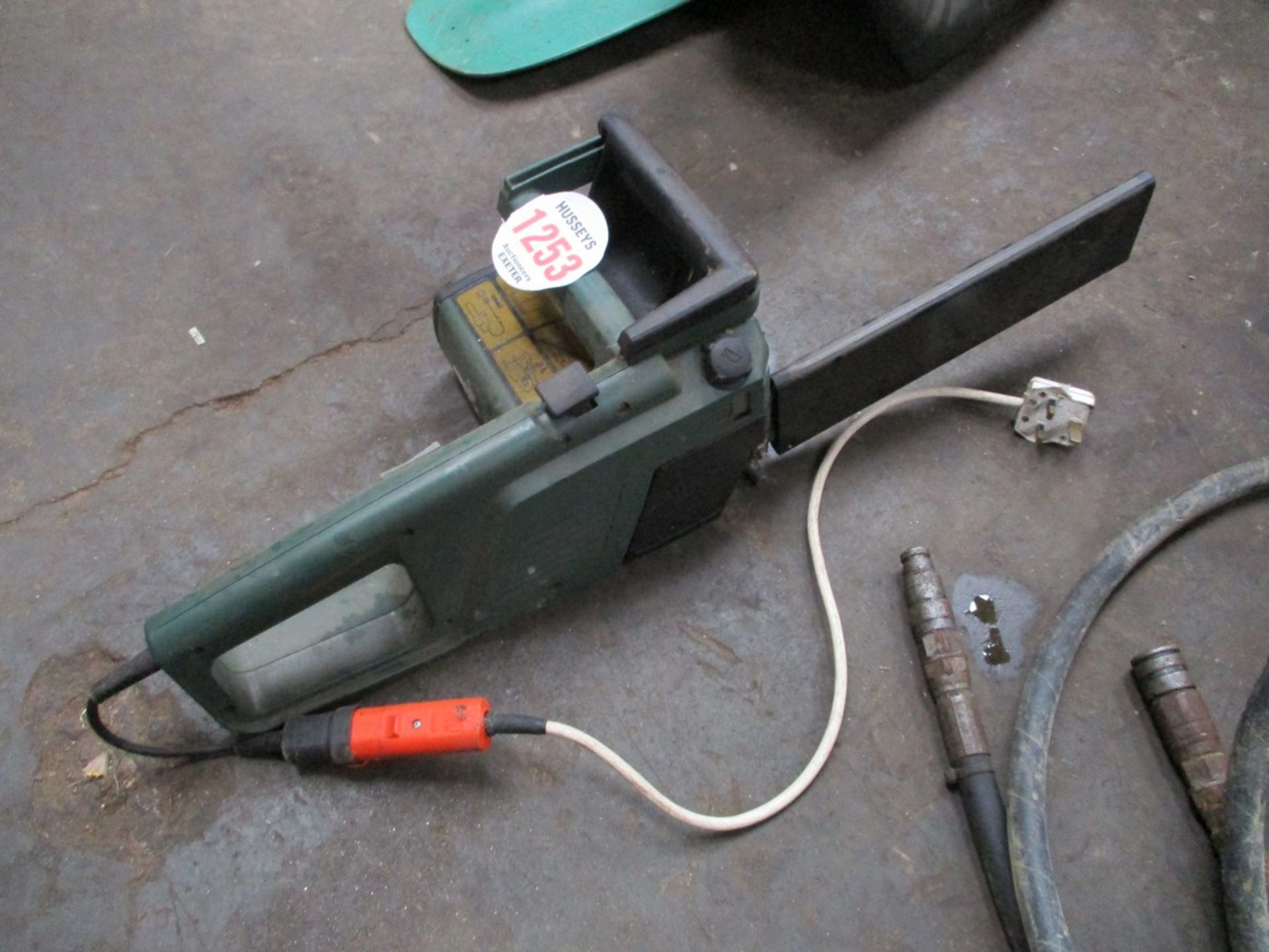 ELECTRIC CHAINSAW