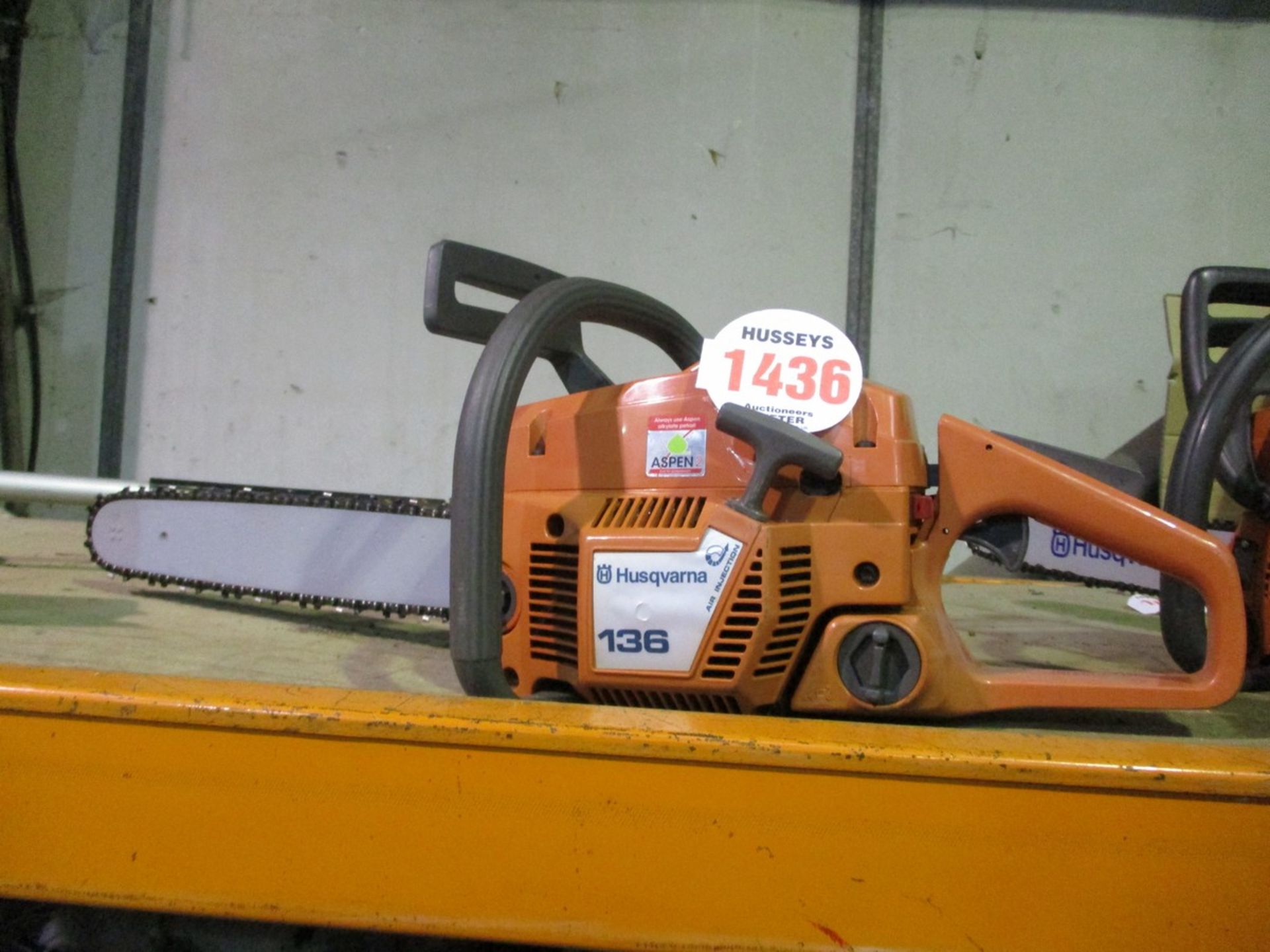 HUSQVARNA 136 CHAINSAW