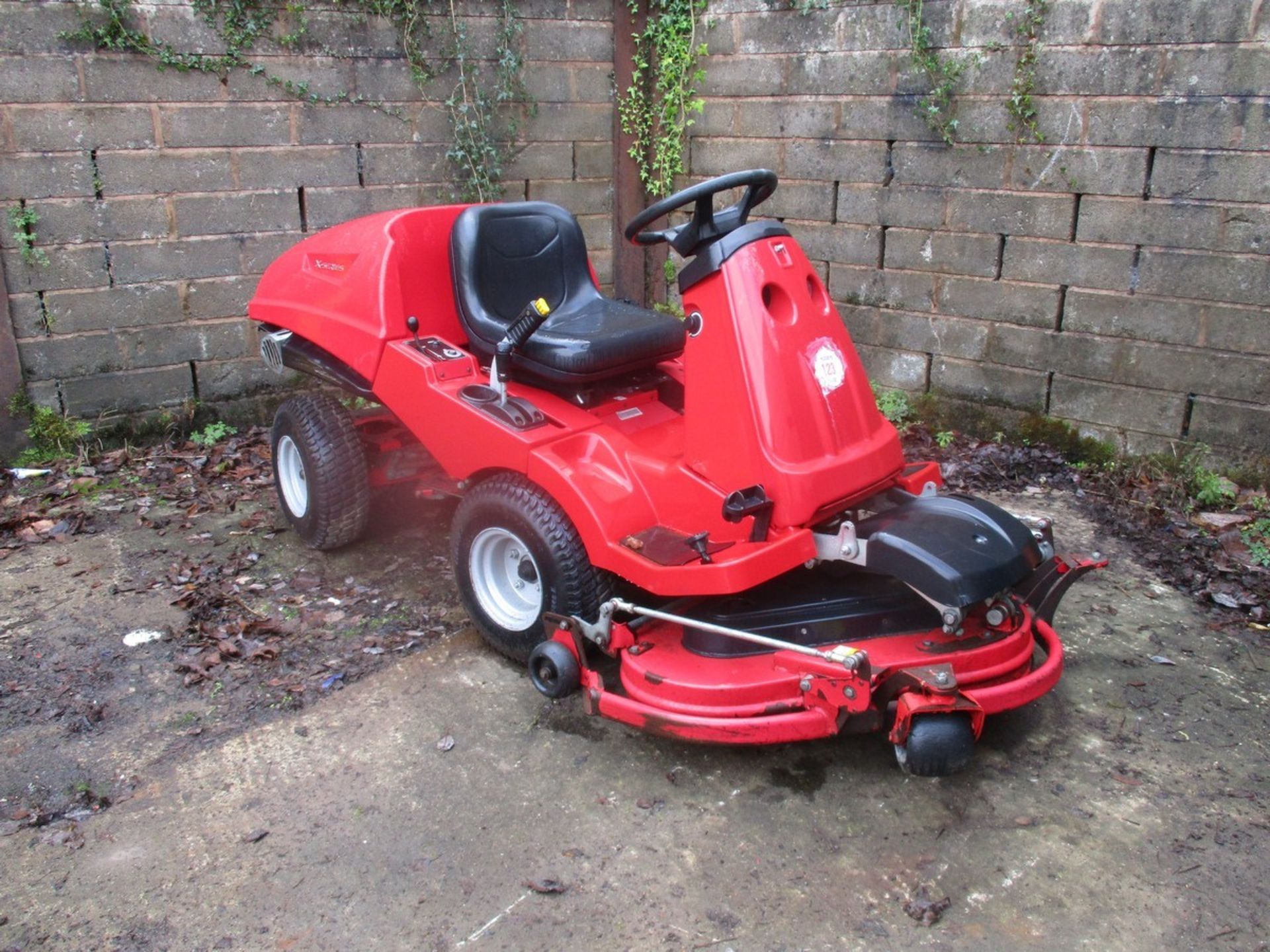 COUNTAX OUTFRONT MOWER