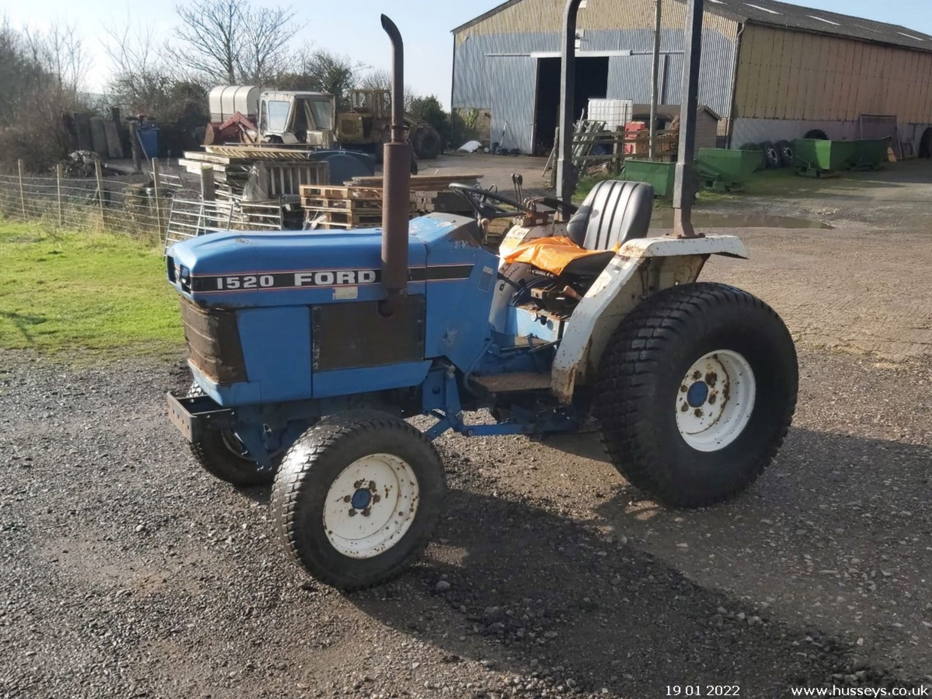 FORD 1520 COMPACT TRACTOR