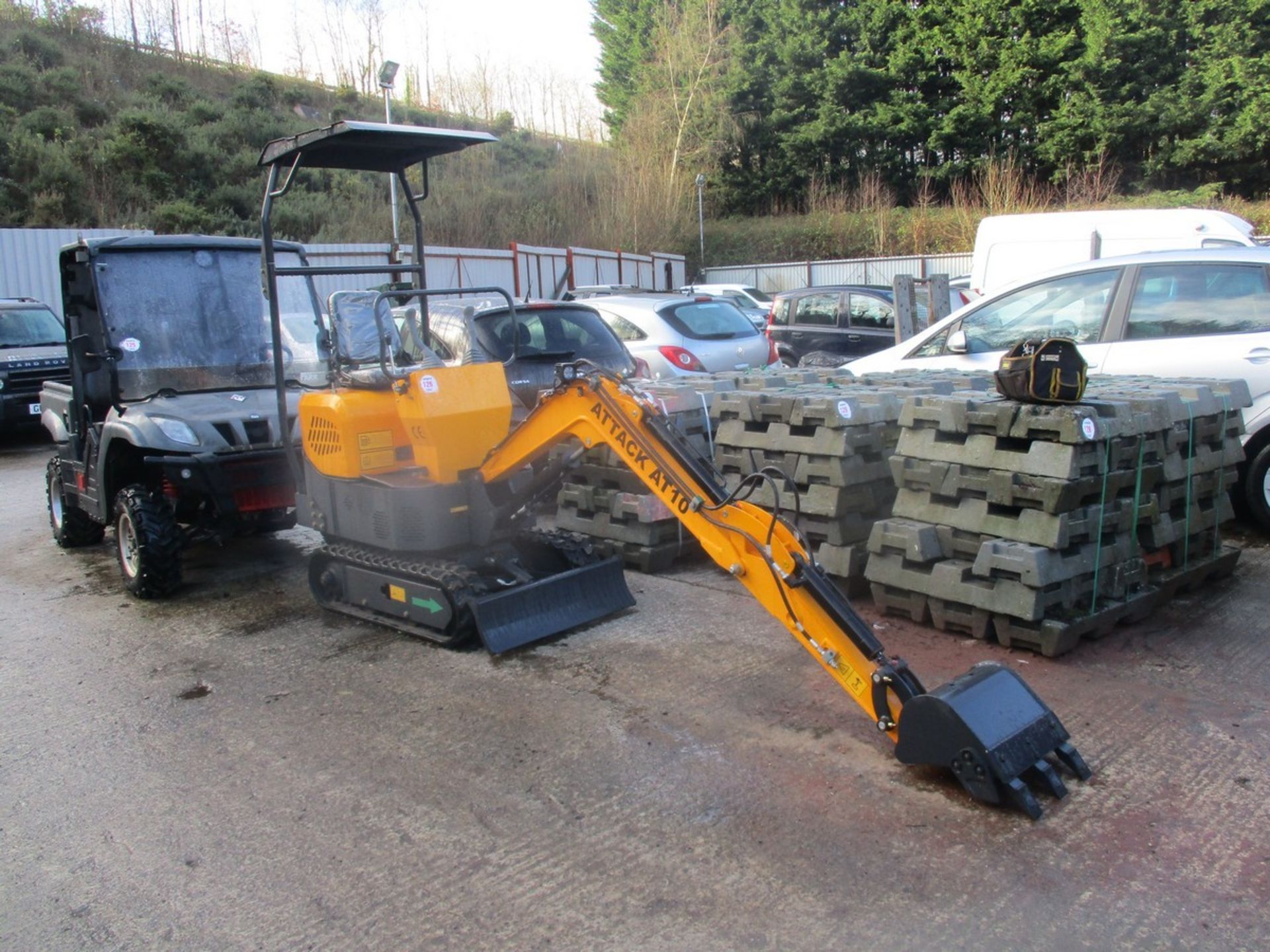 AT10 MINI DIGGER 2021 C/W 1 BUCKET 52HRS