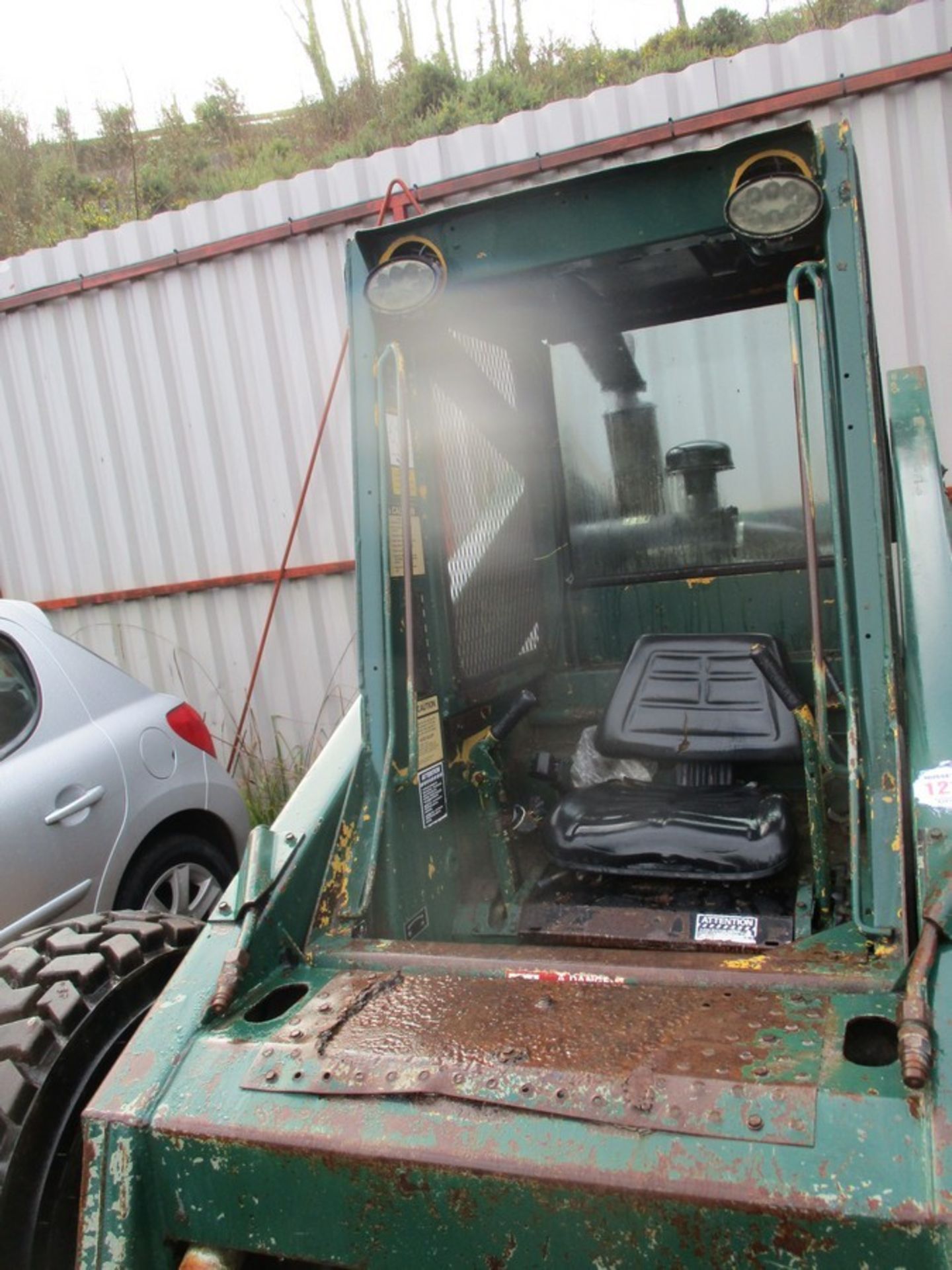 FORD SKIDSTEER C/W BUCKET & GRAB - Image 7 of 9