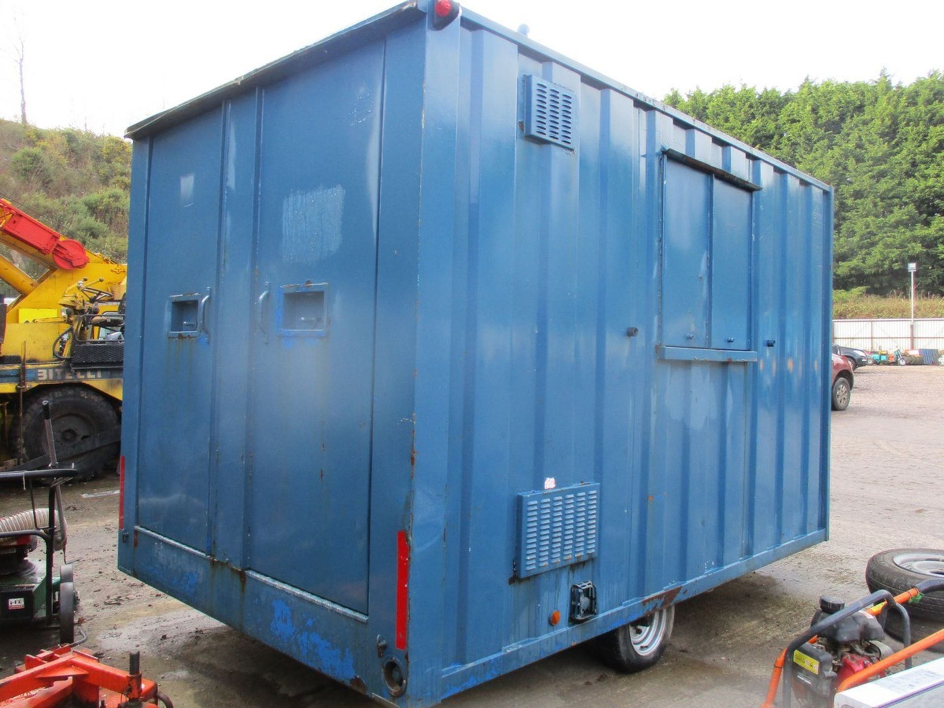 GROUNDHOG GP360 WELFARE UNIT - 6KVA DIESEL GENERATOR, W/C, KITCHEN & RESTROOM - Image 4 of 9