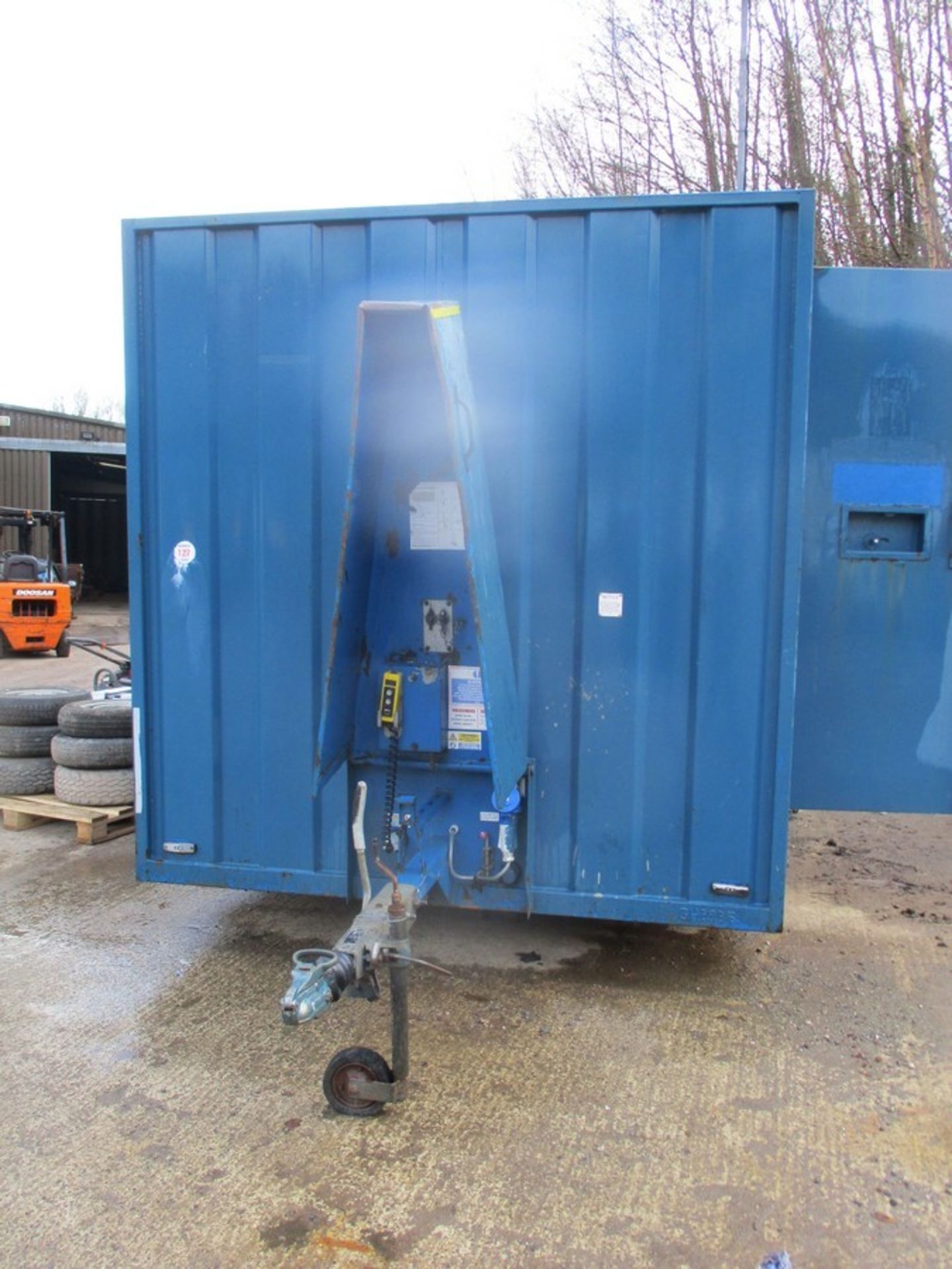 GROUNDHOG GP360 WELFARE UNIT - 6KVA DIESEL GENERATOR, W/C, KITCHEN & RESTROOM - Image 2 of 9