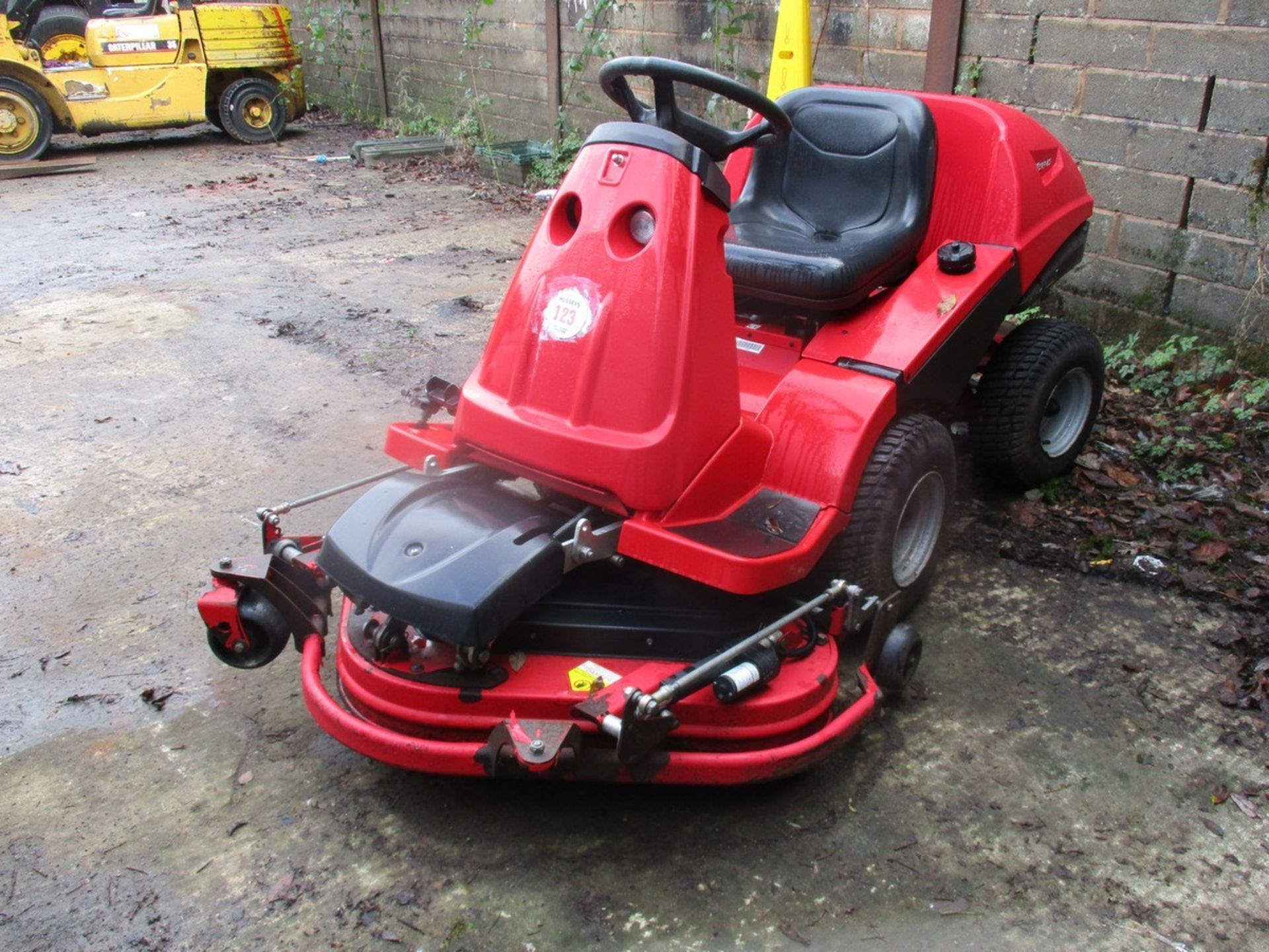 COUNTAX OUTFRONT MOWER - Image 2 of 5