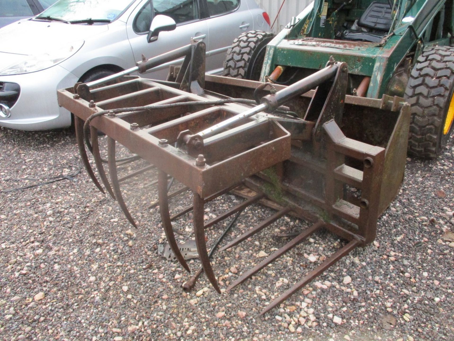 FORD SKIDSTEER C/W BUCKET & GRAB - Image 3 of 9