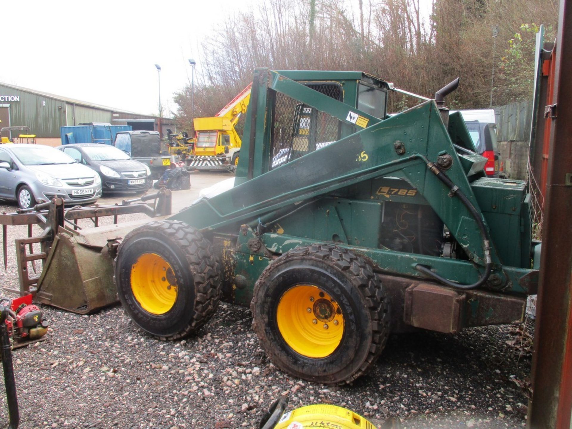 FORD SKIDSTEER C/W BUCKET & GRAB - Image 8 of 9